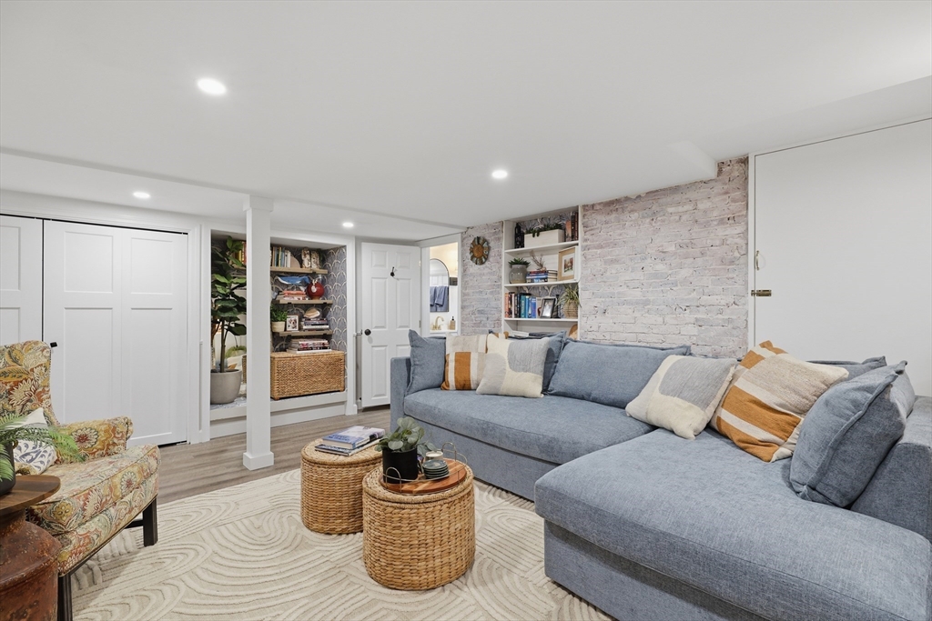 31 Olive Street # 31