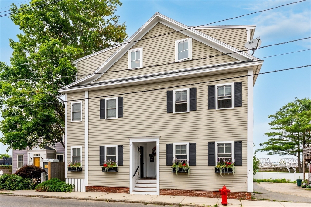 125 Water St # 125