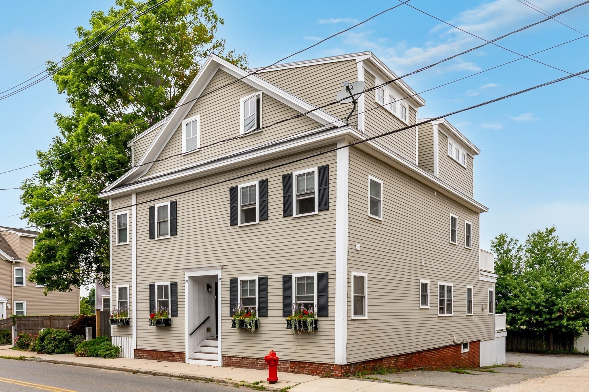 123-125 Water St # 123