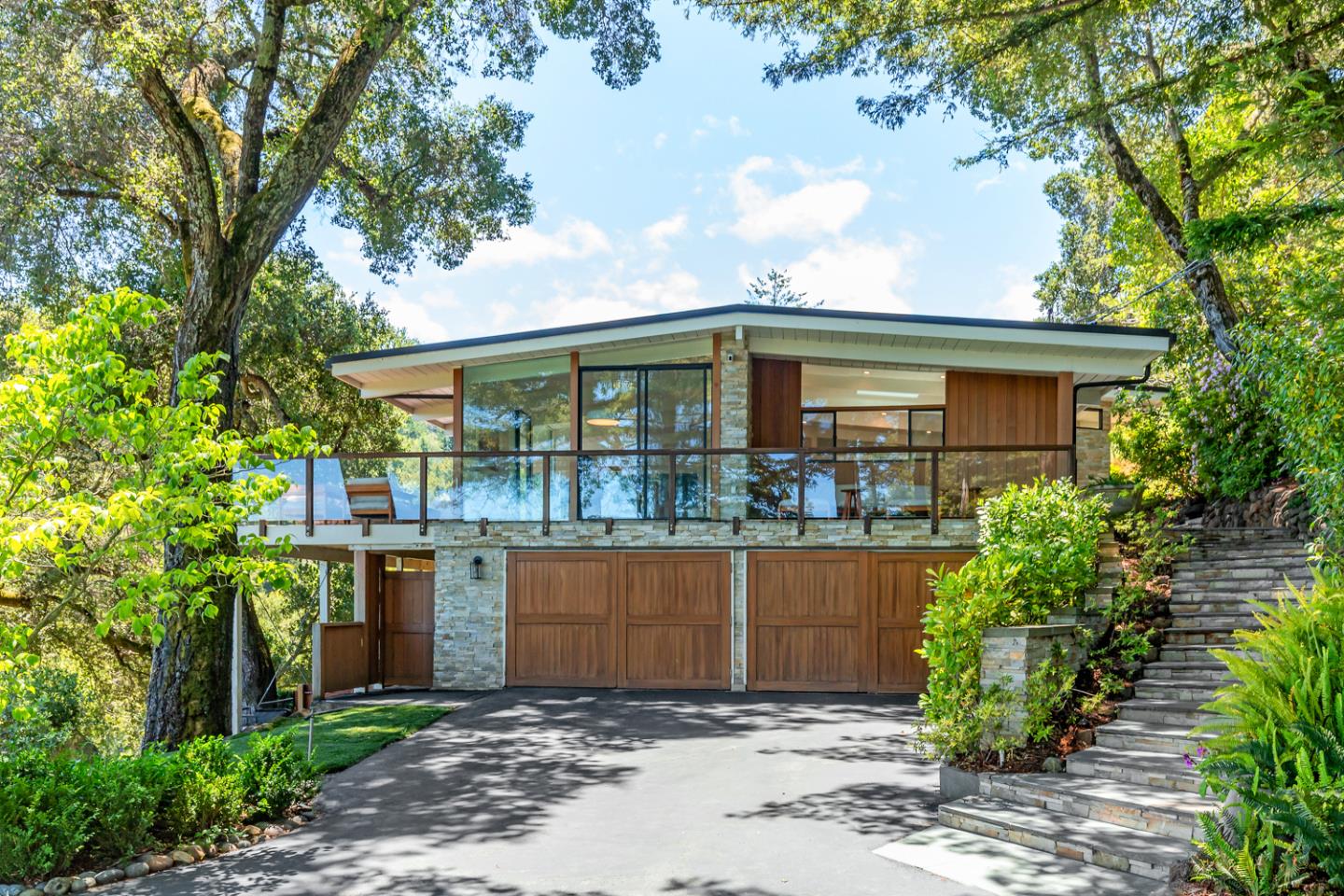 15 Oakhill DR