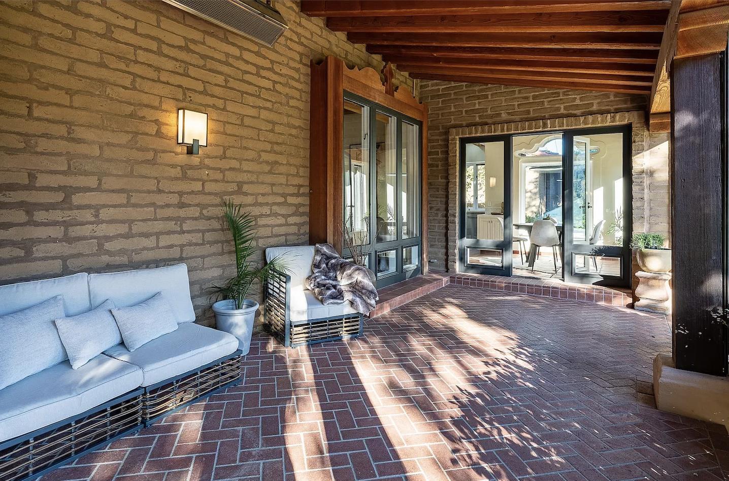 12 Vineyard Hill RD