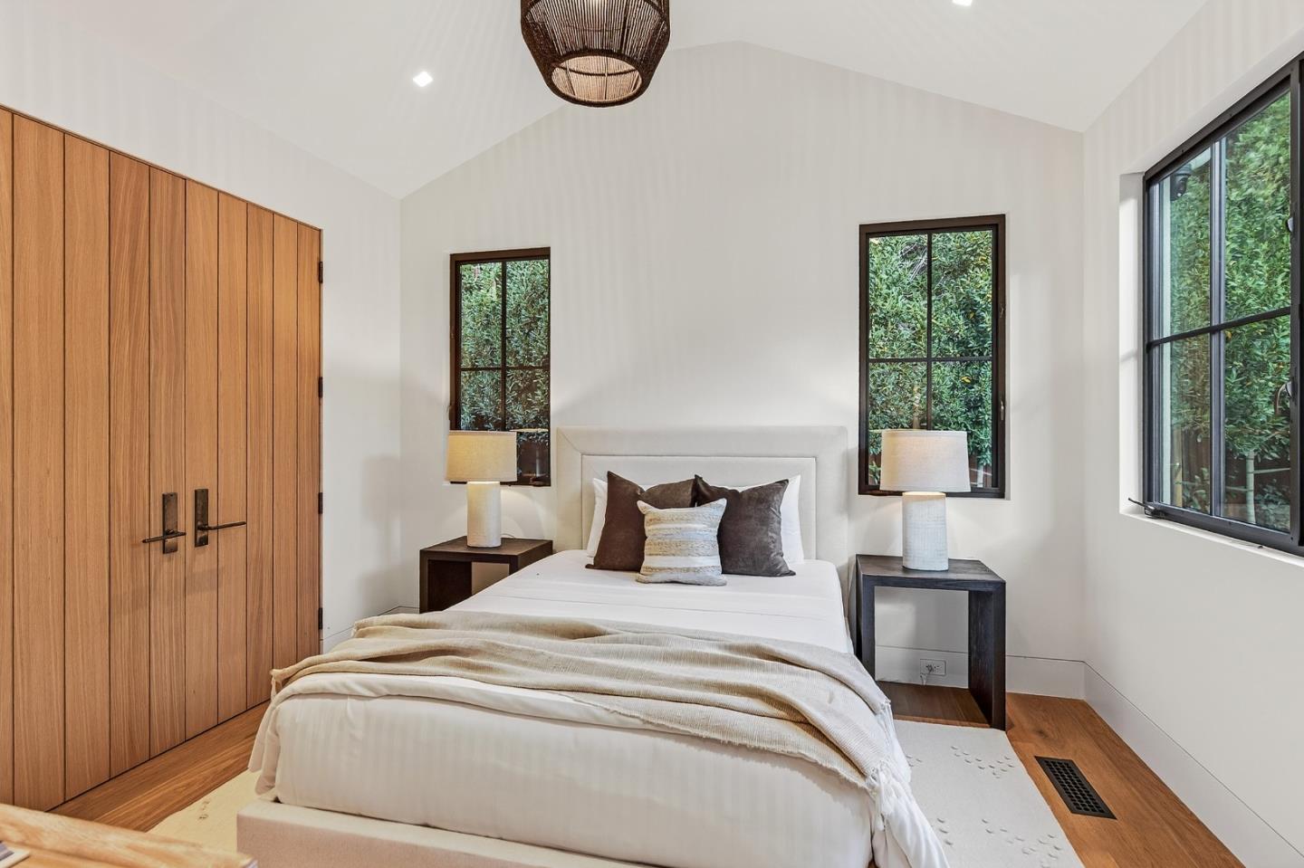 6 Cedar Lane