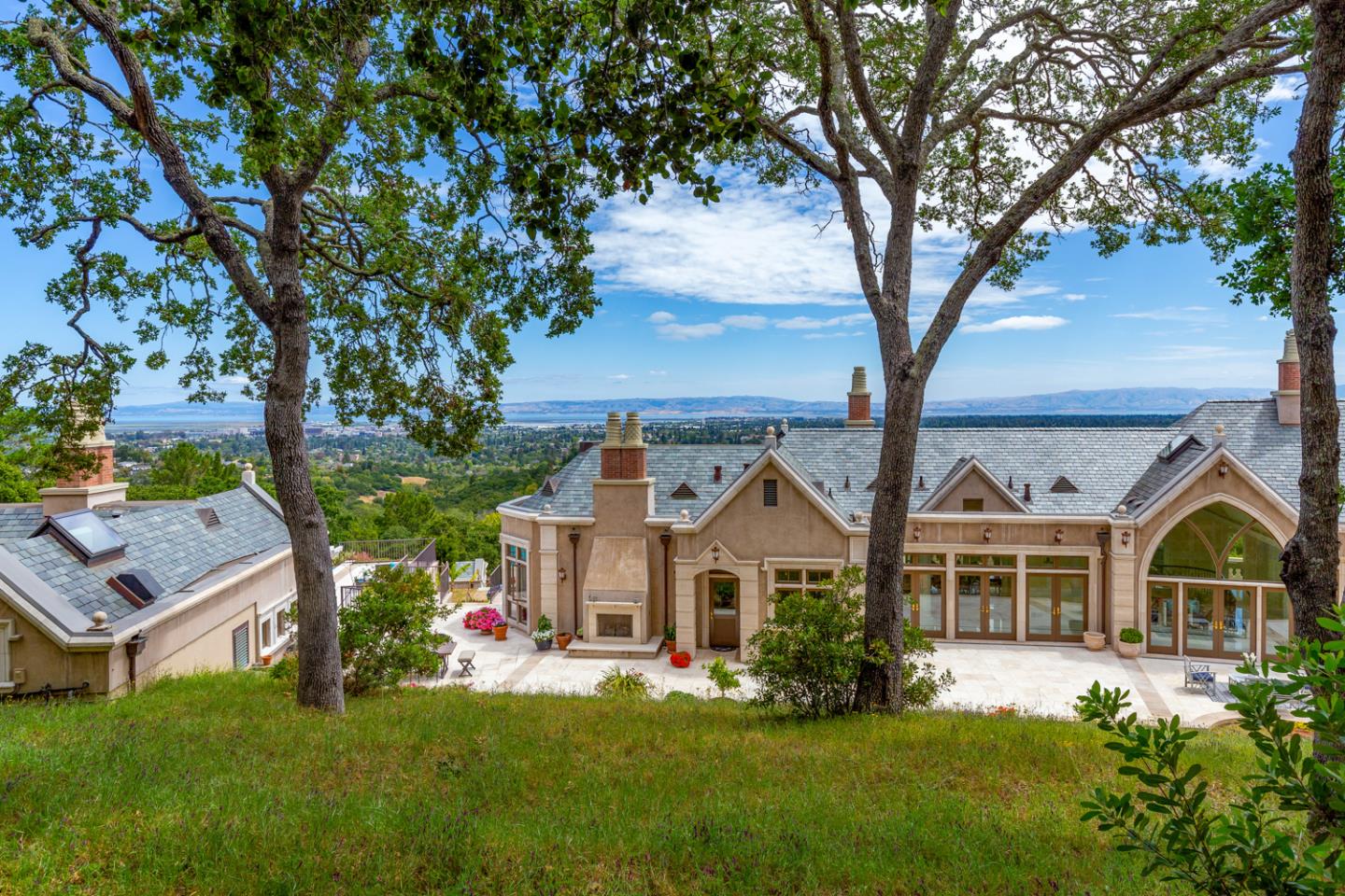 490 Las Pulgas Drive