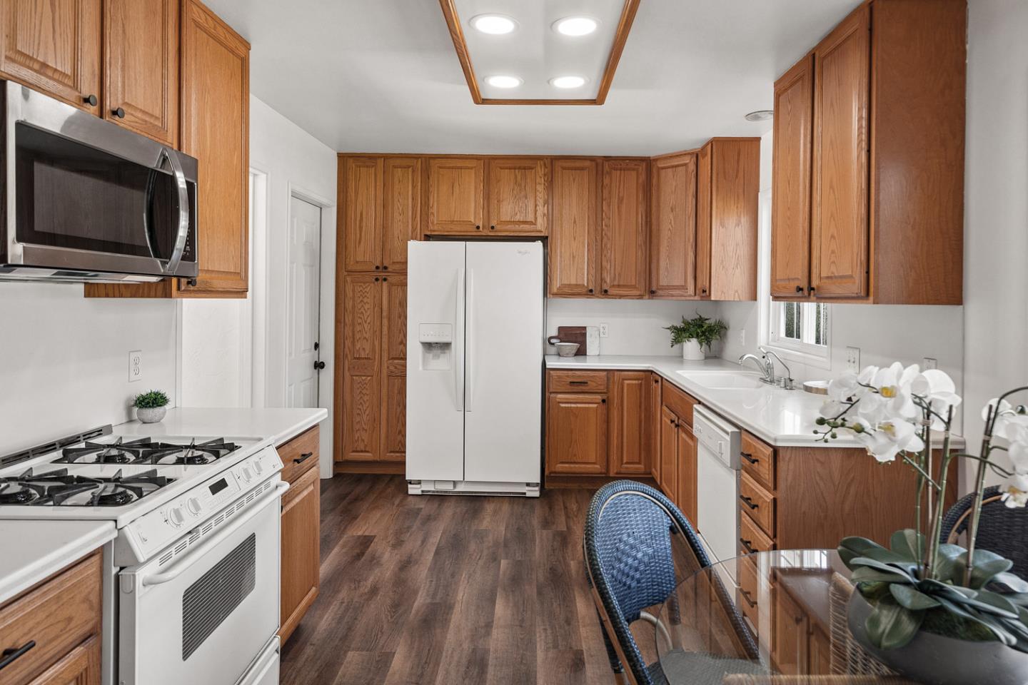 740 Arroyo RD