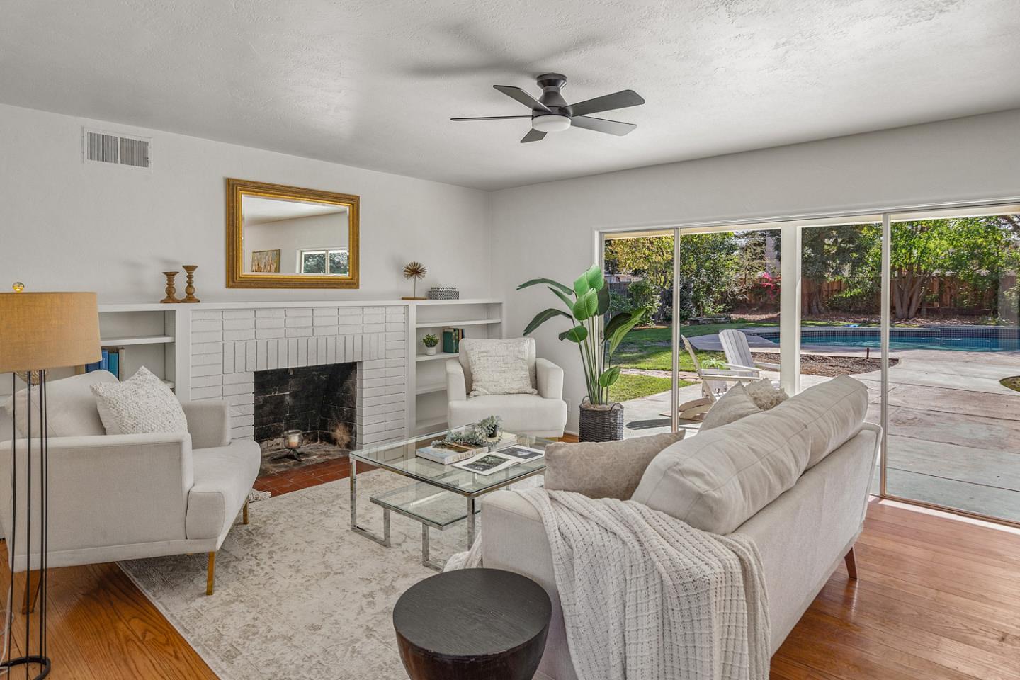 740 Arroyo RD