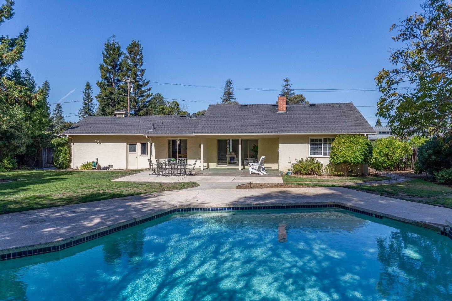 740 Arroyo RD