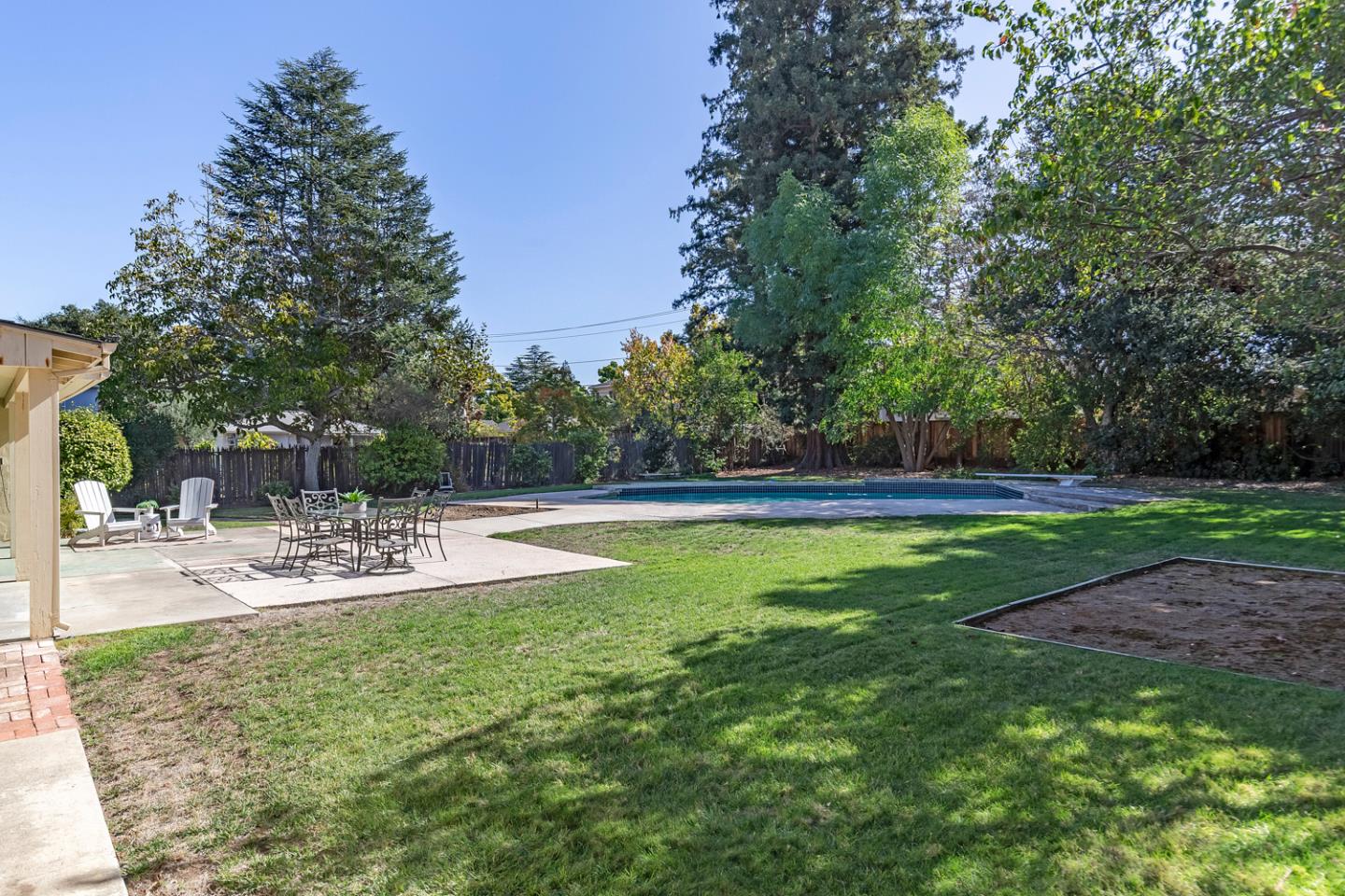 740 Arroyo RD