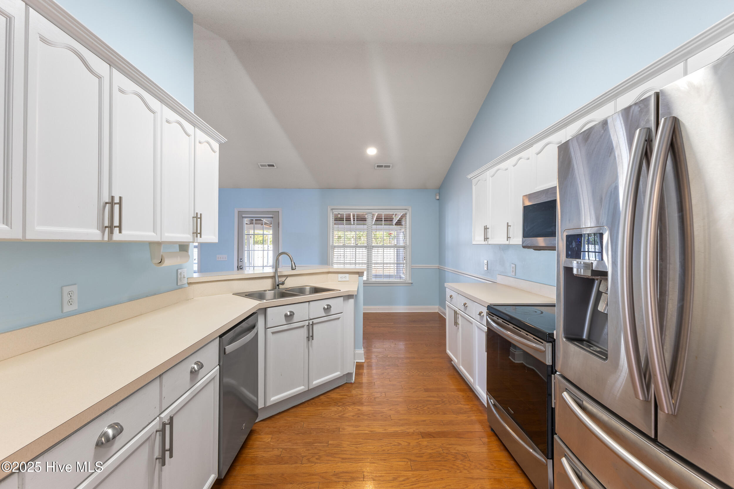 6304 Lenoir Drive