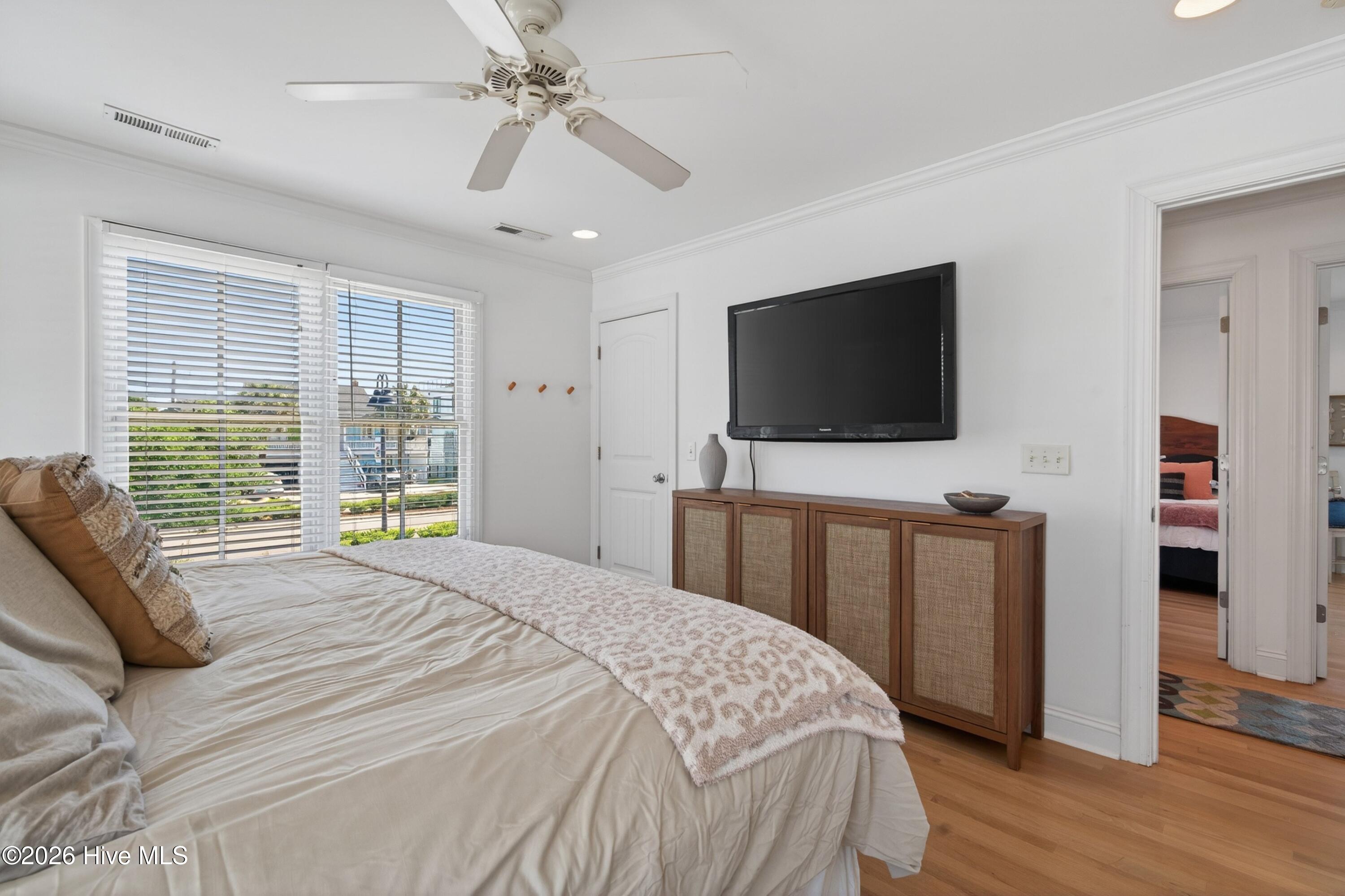30 W Greensboro Street