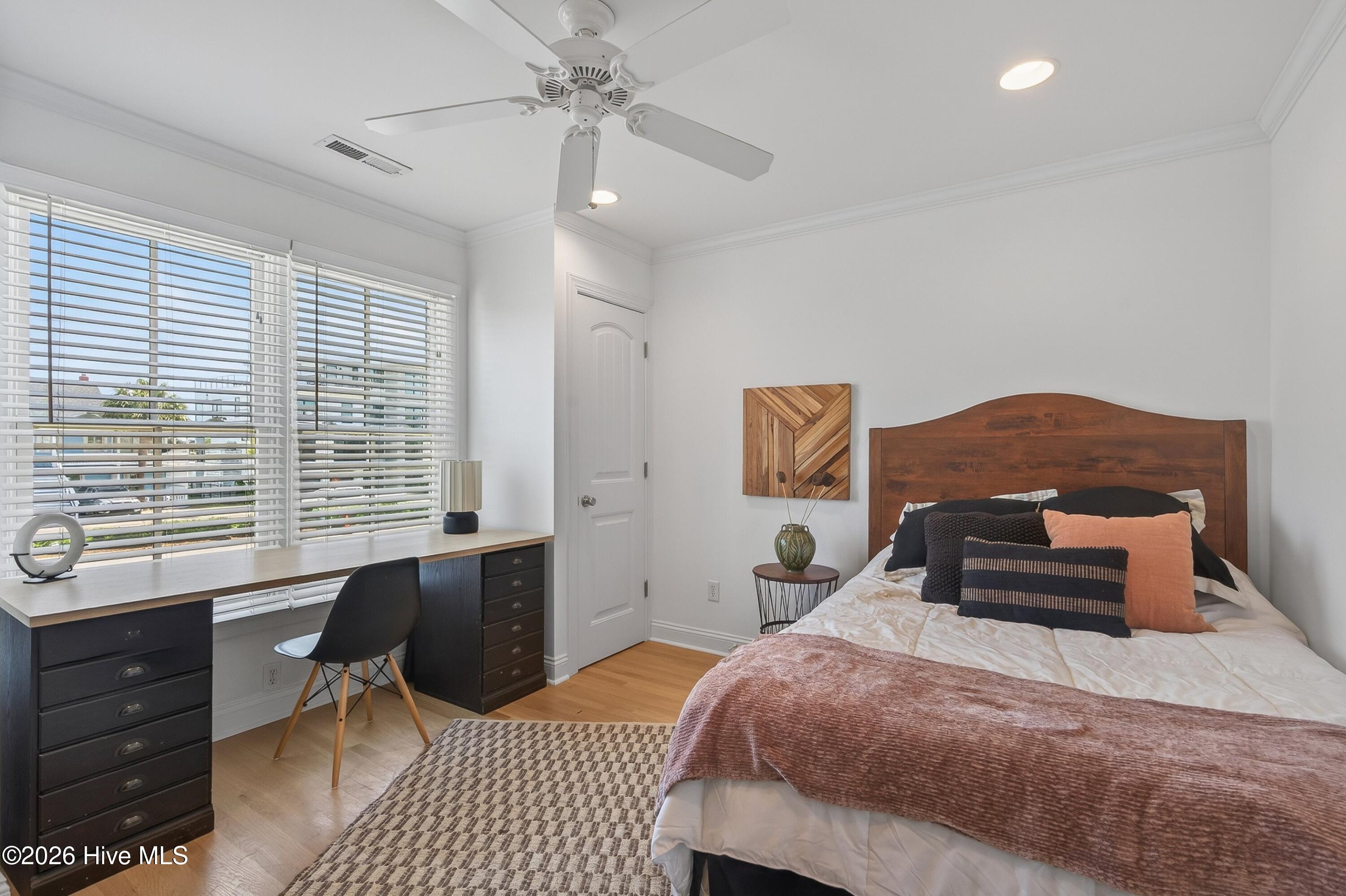30 W Greensboro Street