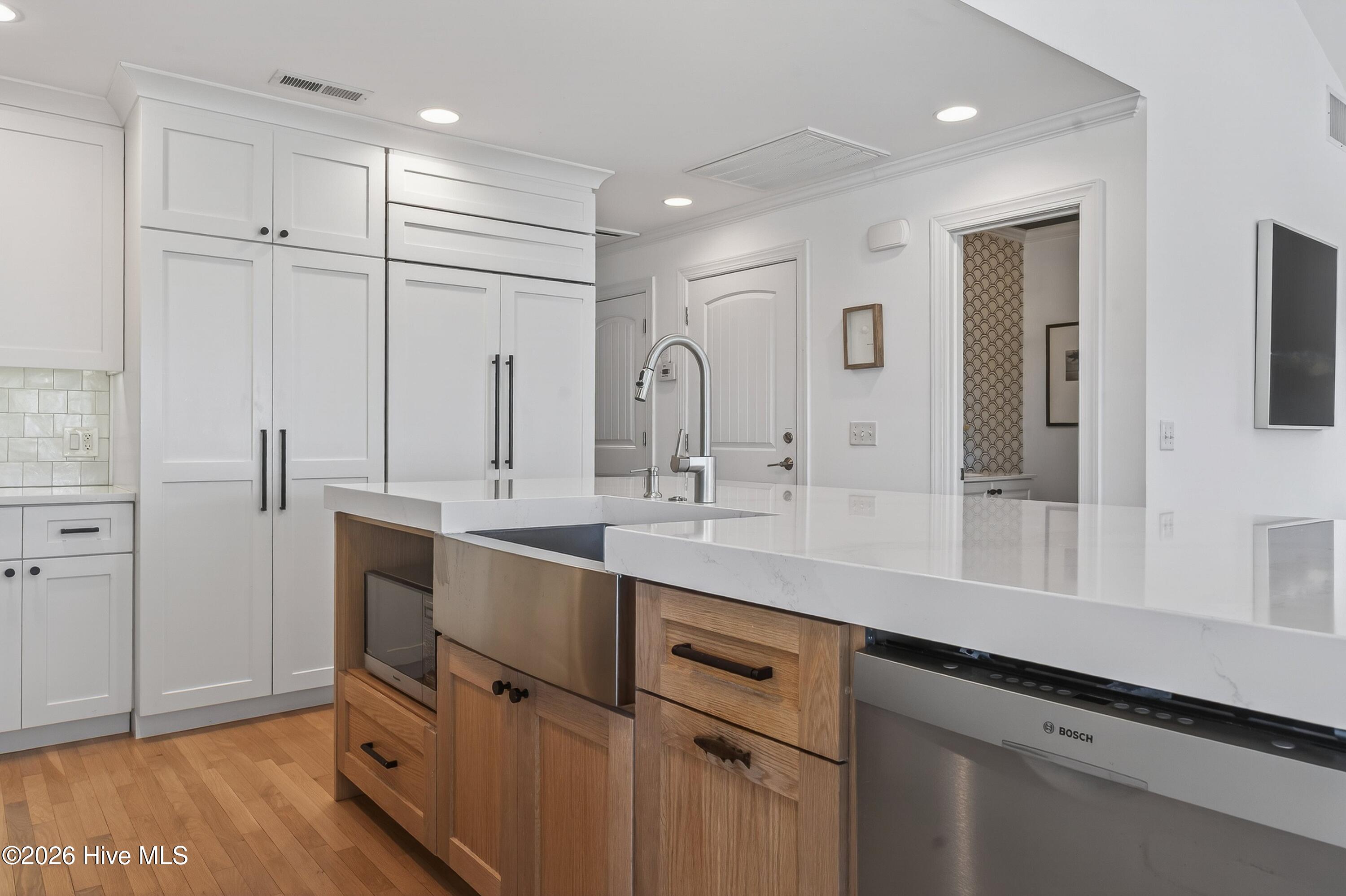 30 W Greensboro Street