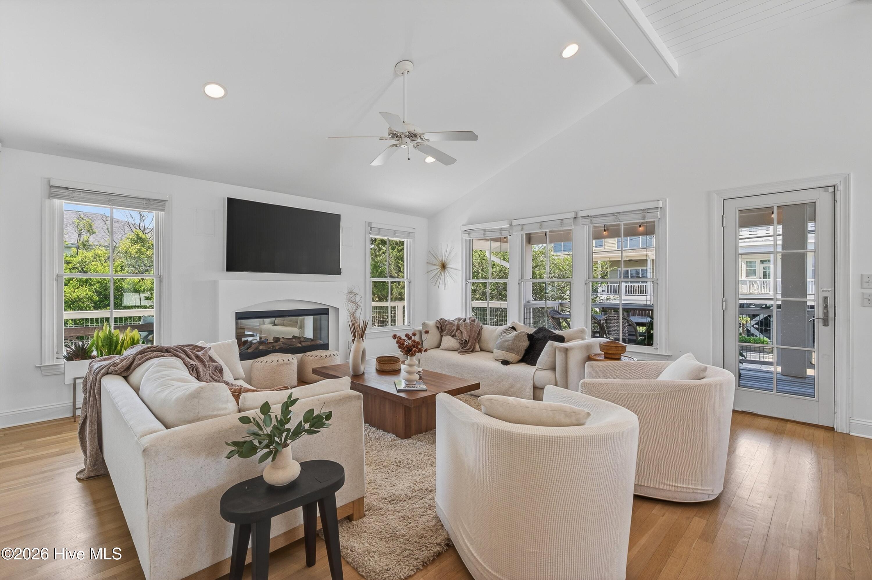 30 W Greensboro Street