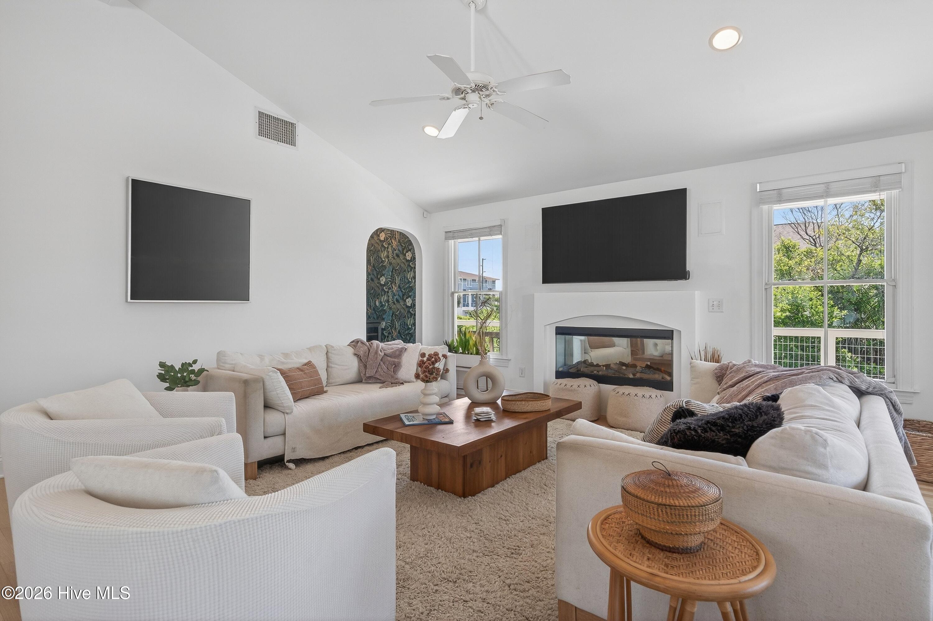 30 W Greensboro Street