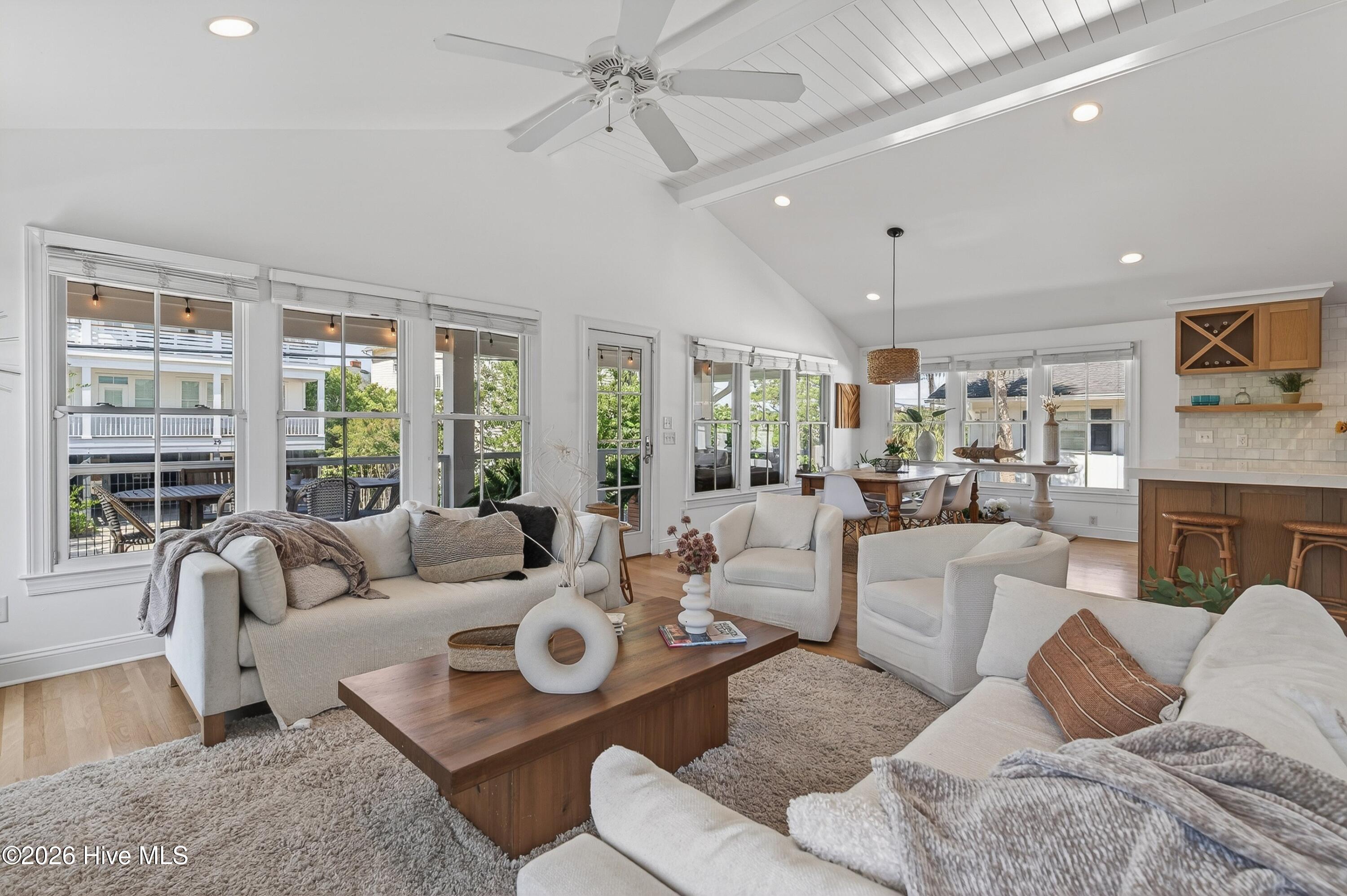 30 W Greensboro Street