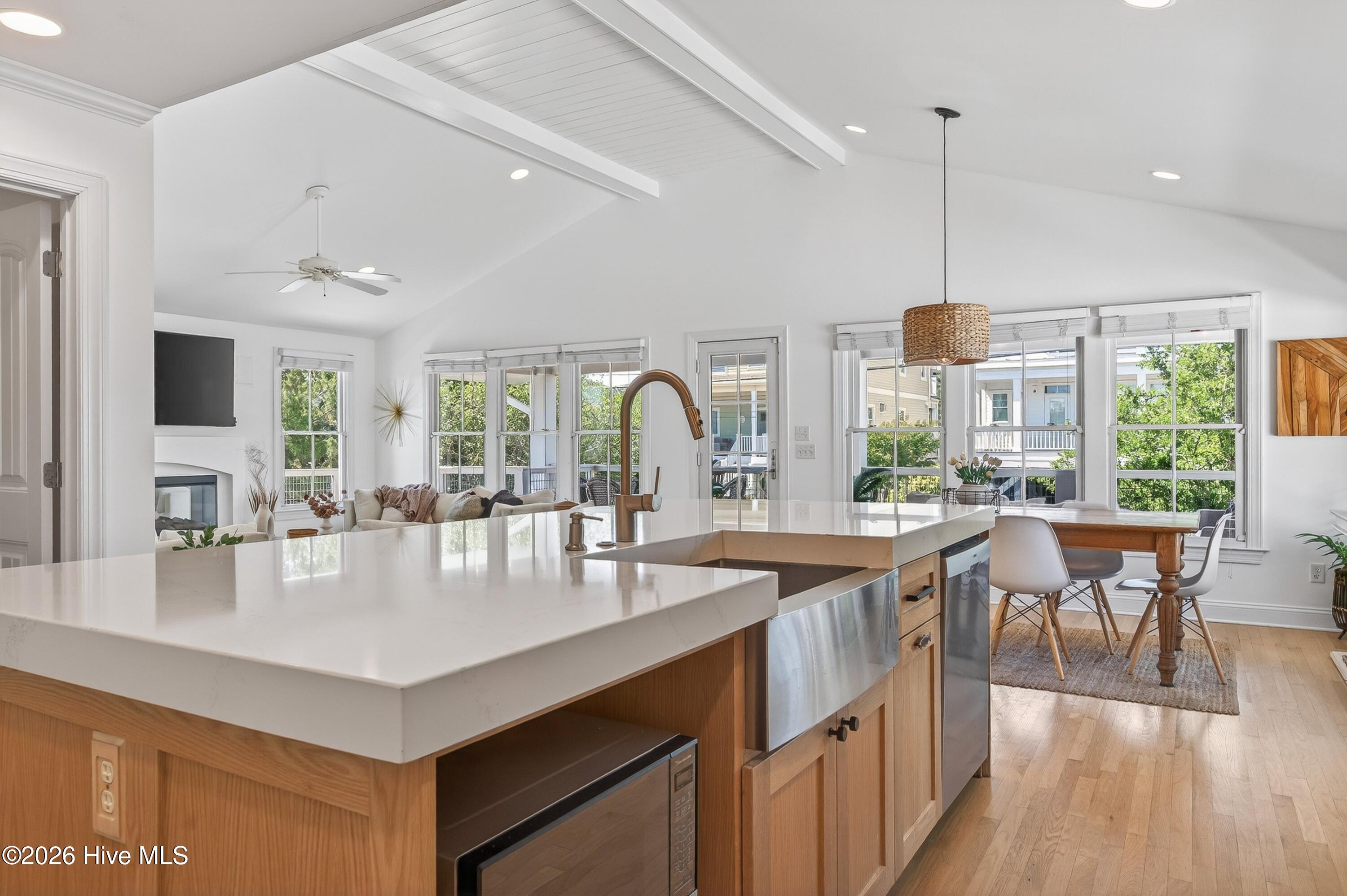 30 W Greensboro Street
