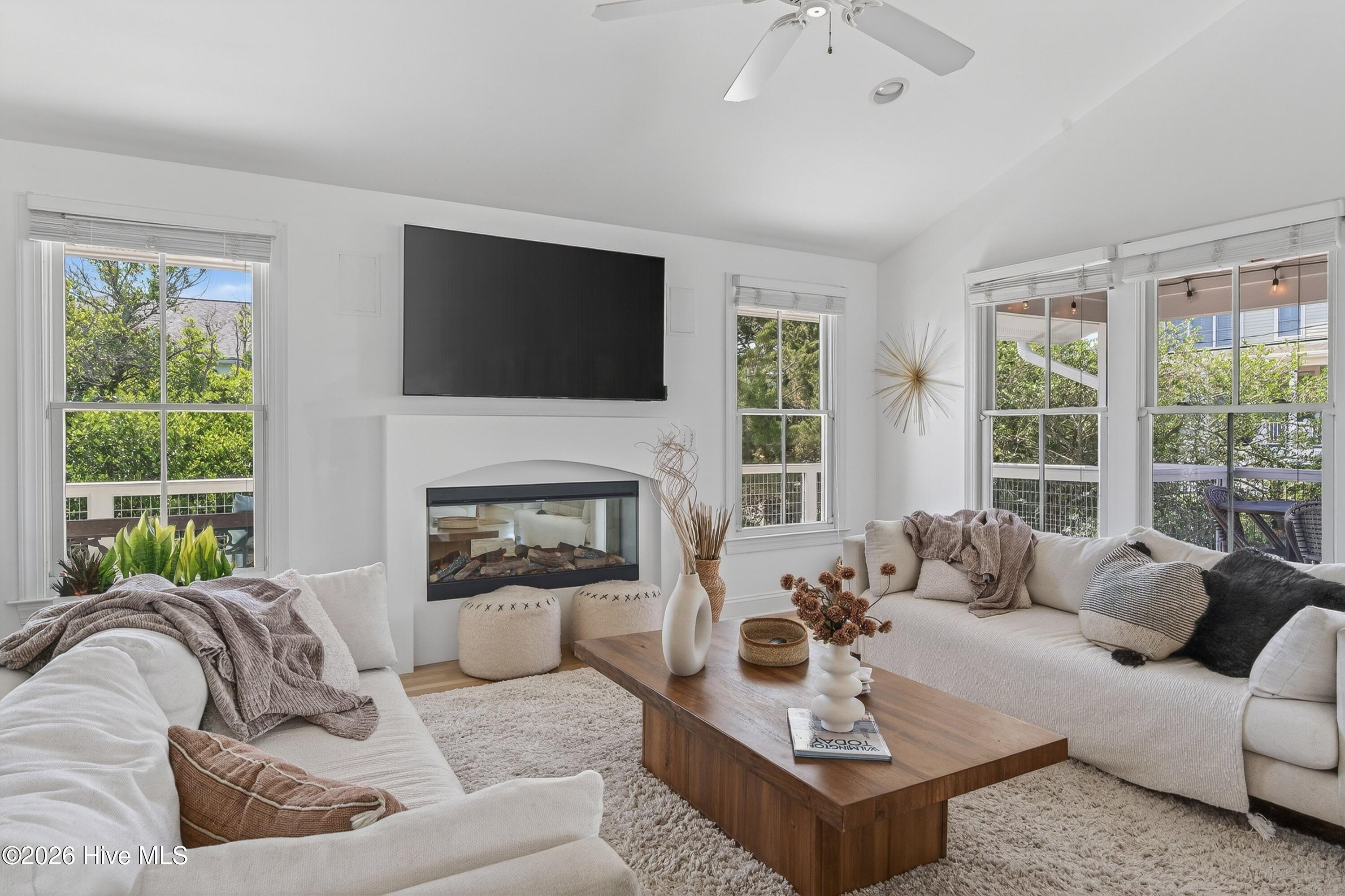 30 W Greensboro Street