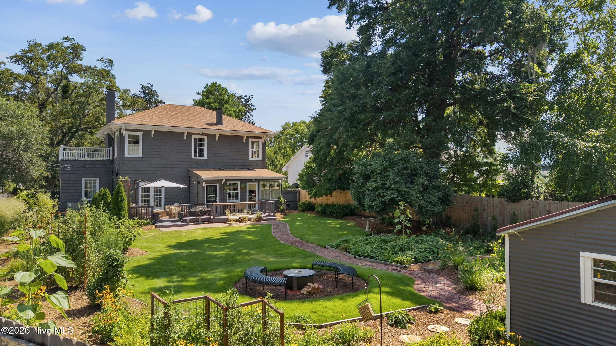 2514 Mimosa Place