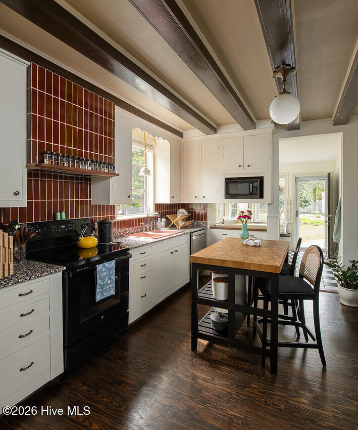 2514 Mimosa Place