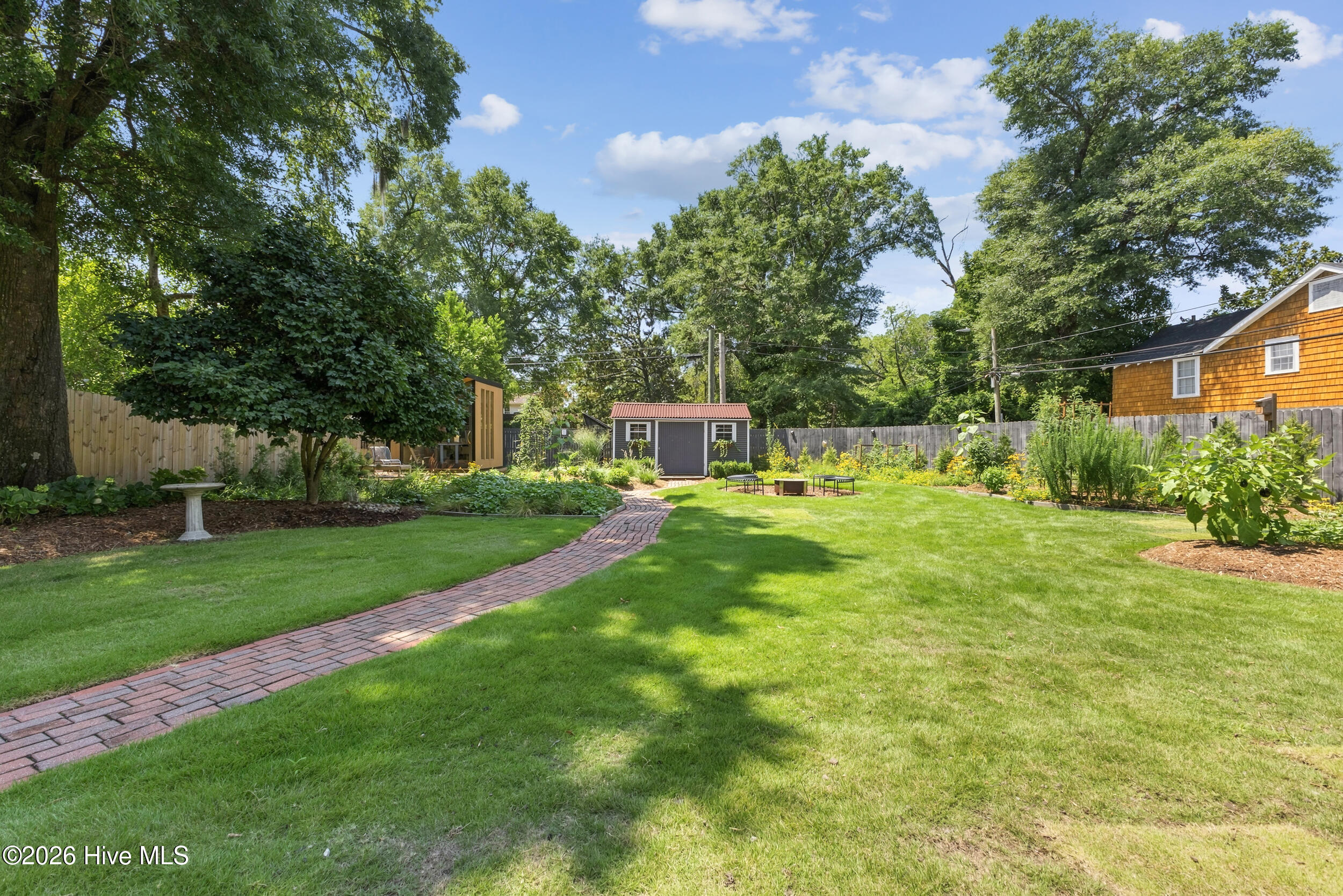 2514 Mimosa Place