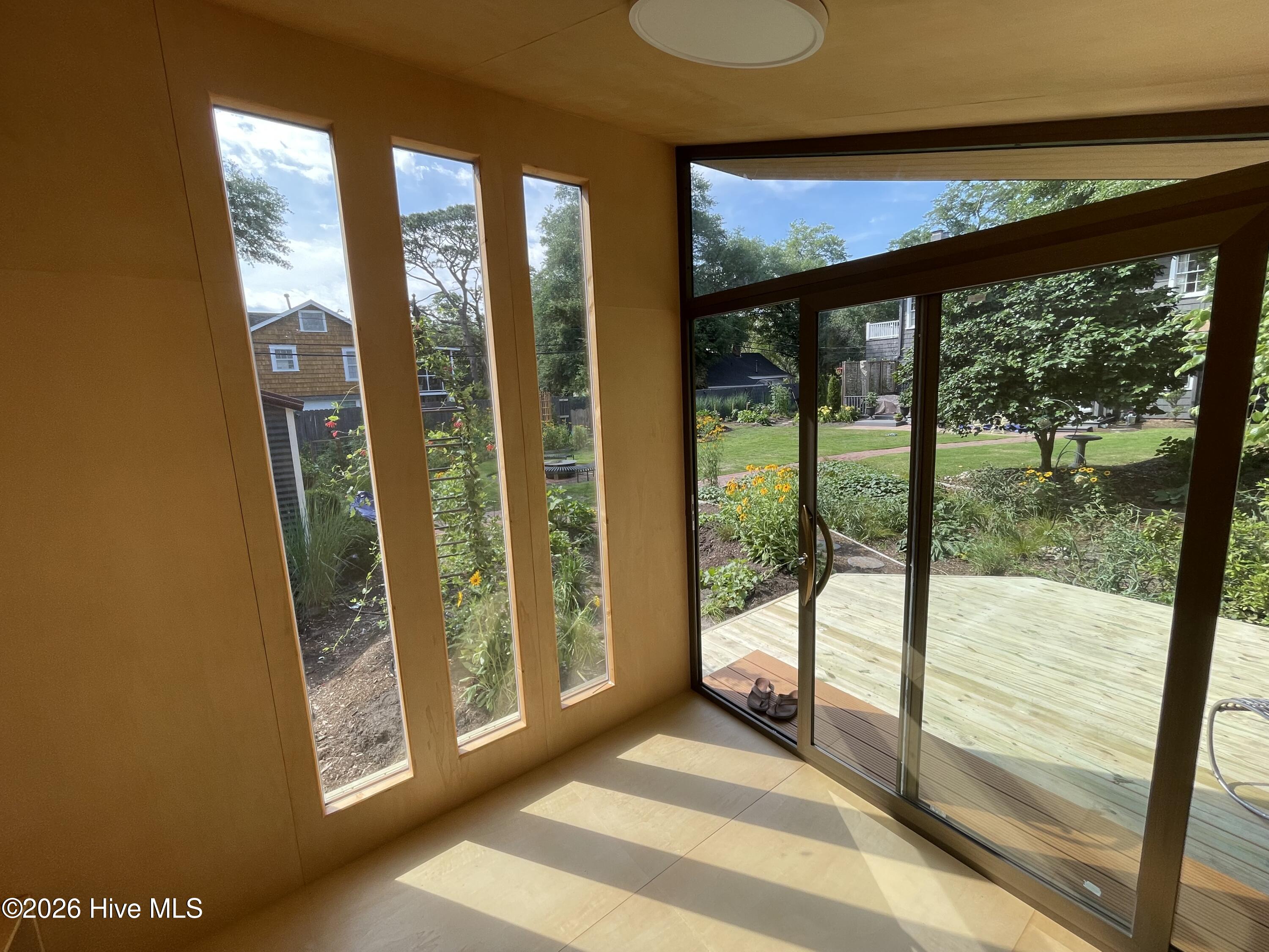 2514 Mimosa Place
