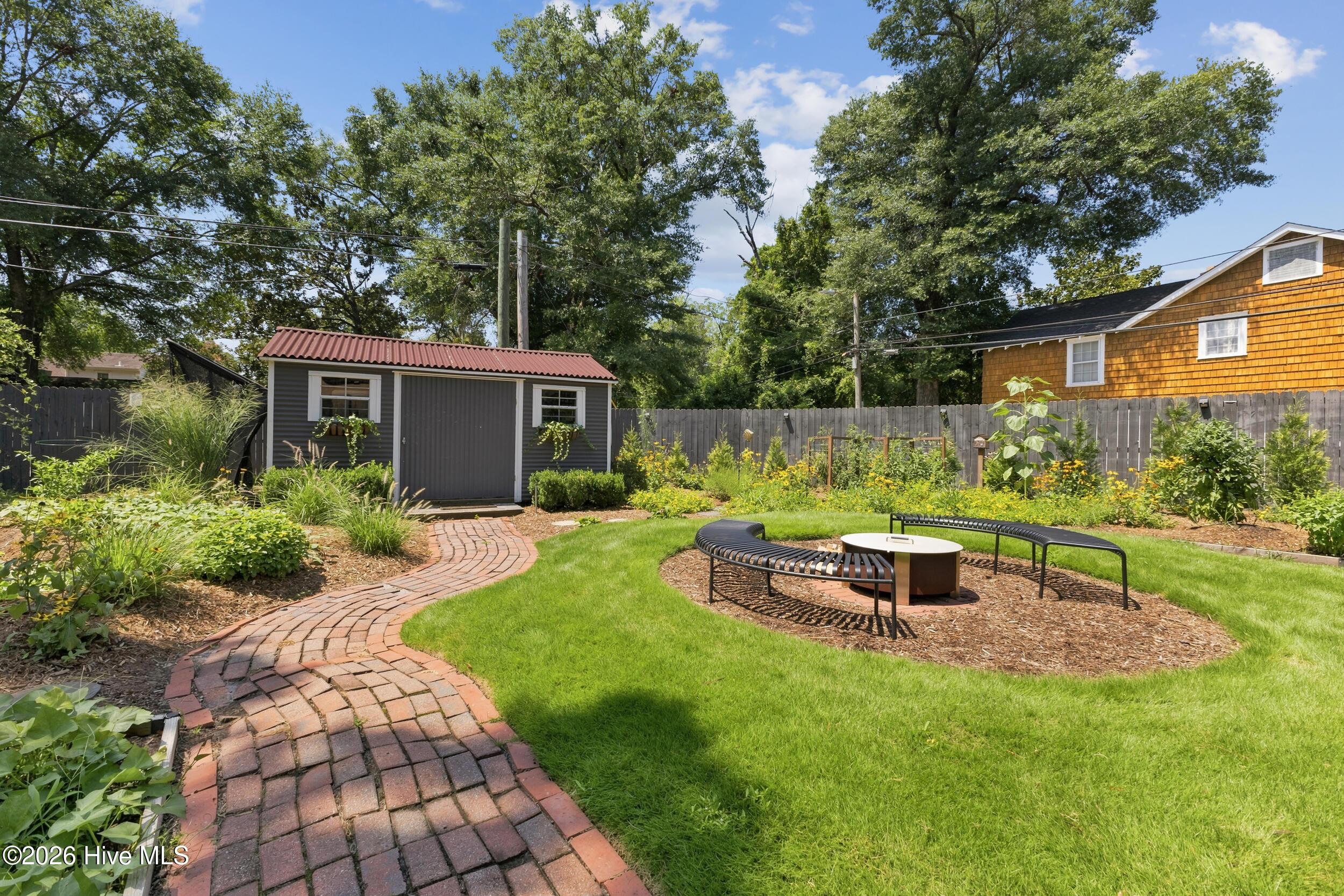 2514 Mimosa Place