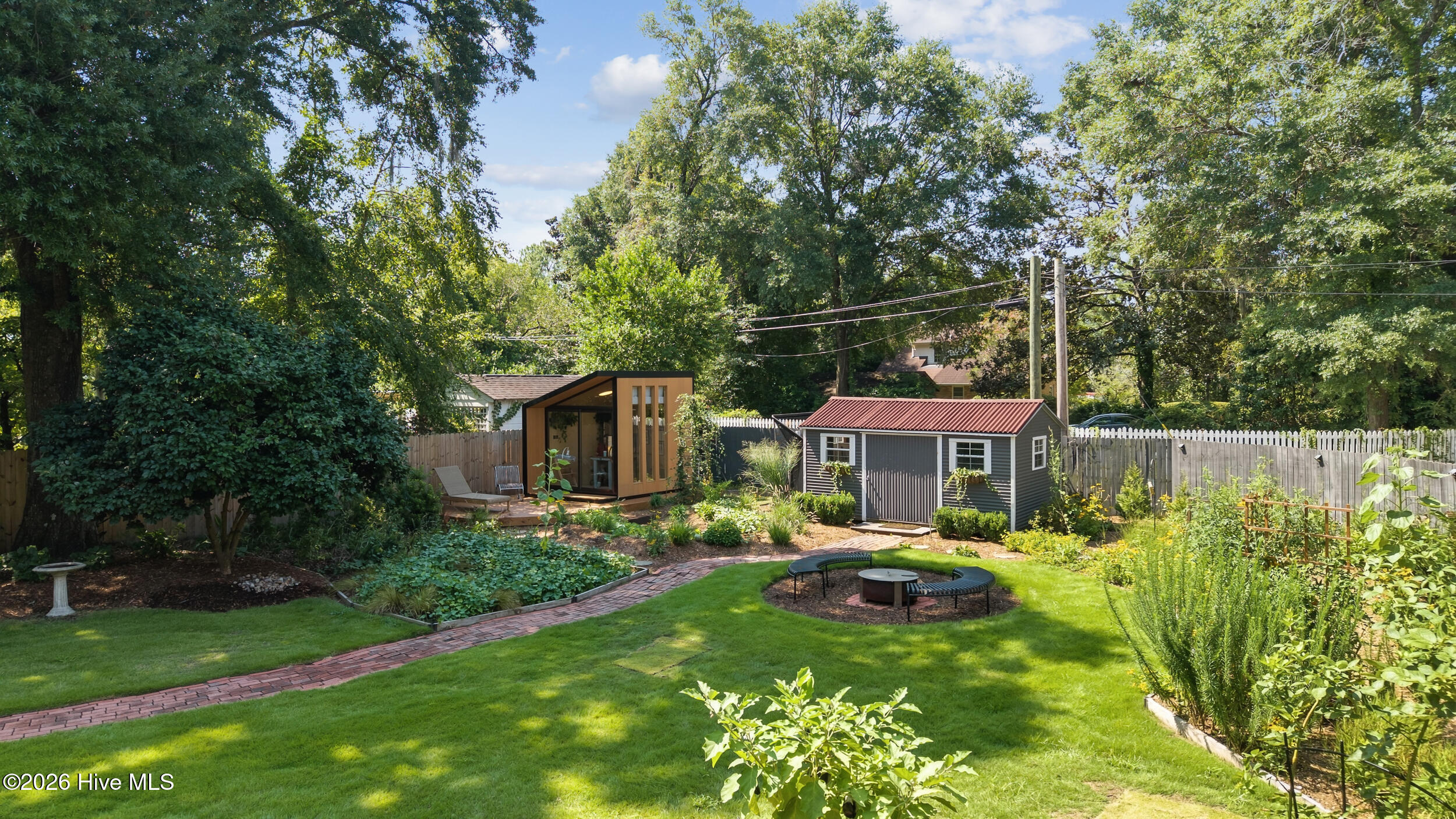 2514 Mimosa Place
