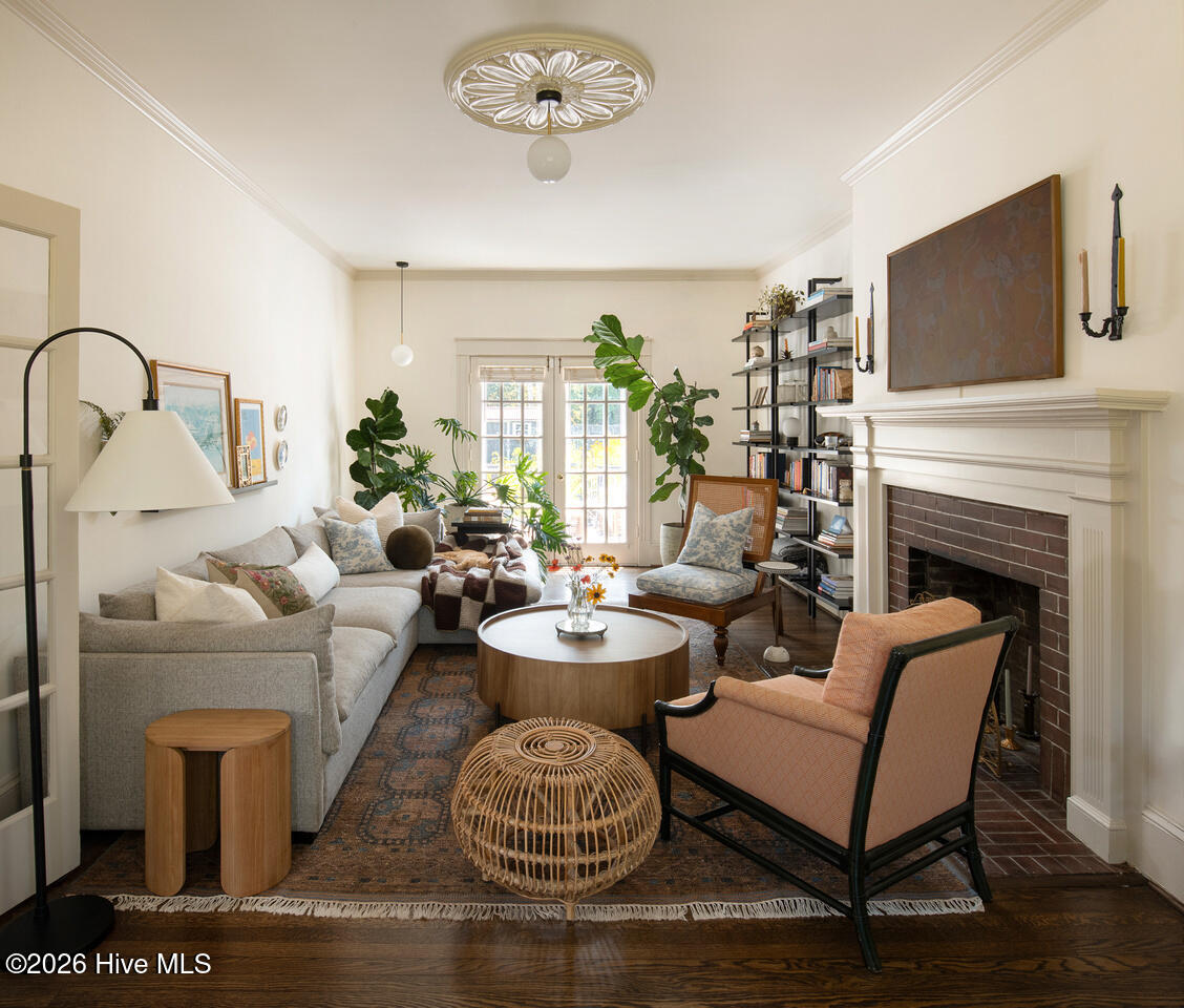 2514 Mimosa Place
