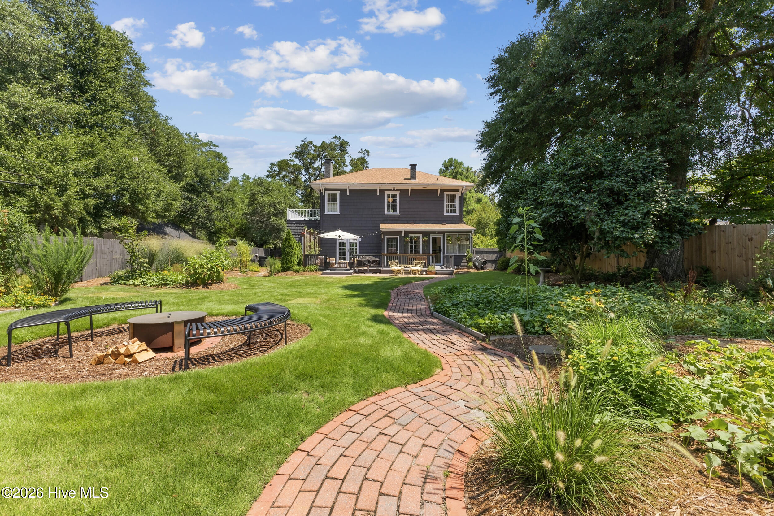 2514 Mimosa Place