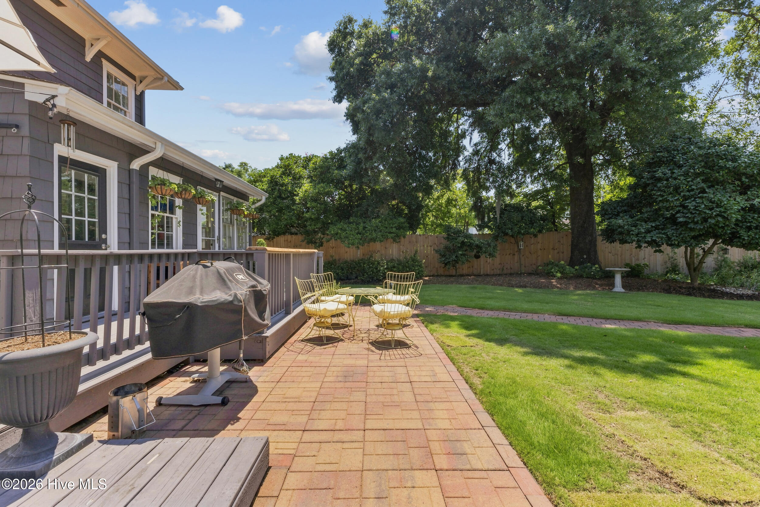 2514 Mimosa Place