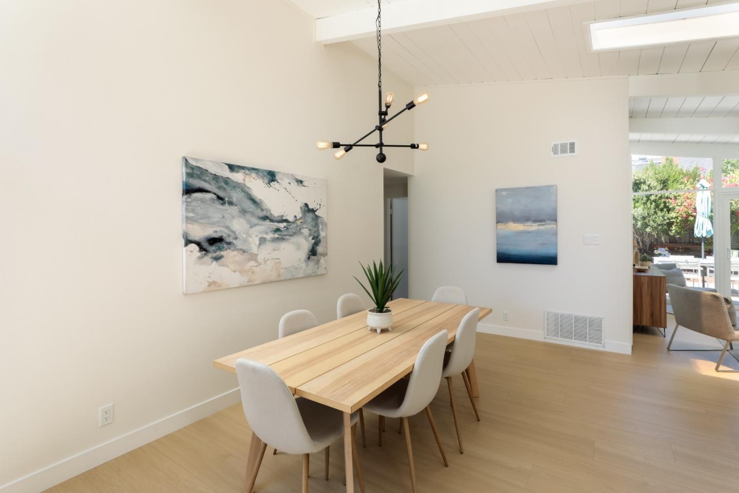 1095 Robbia DR