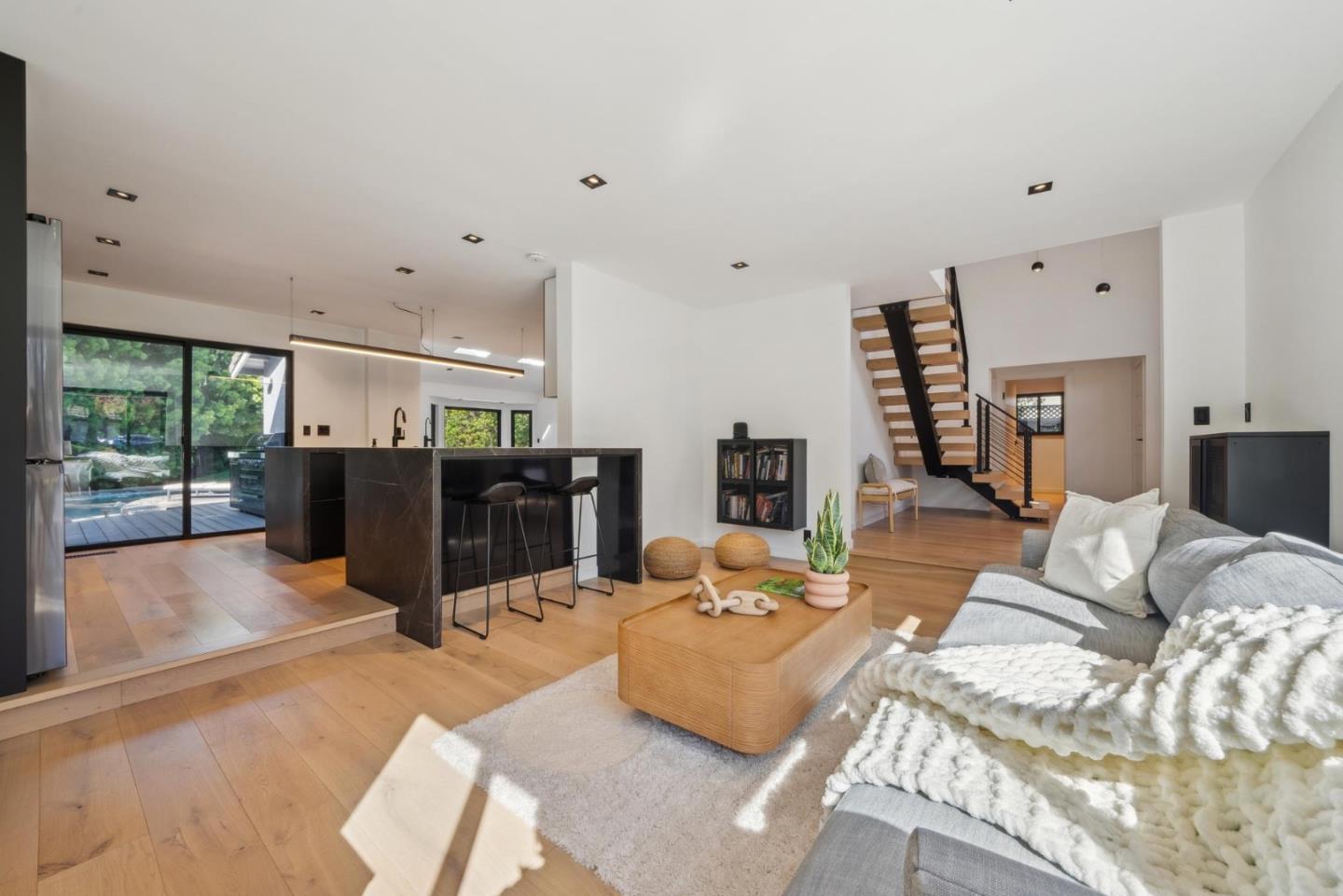 116 Loma Vista Court