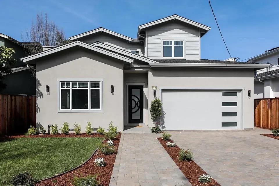1911 Menalto Avenue