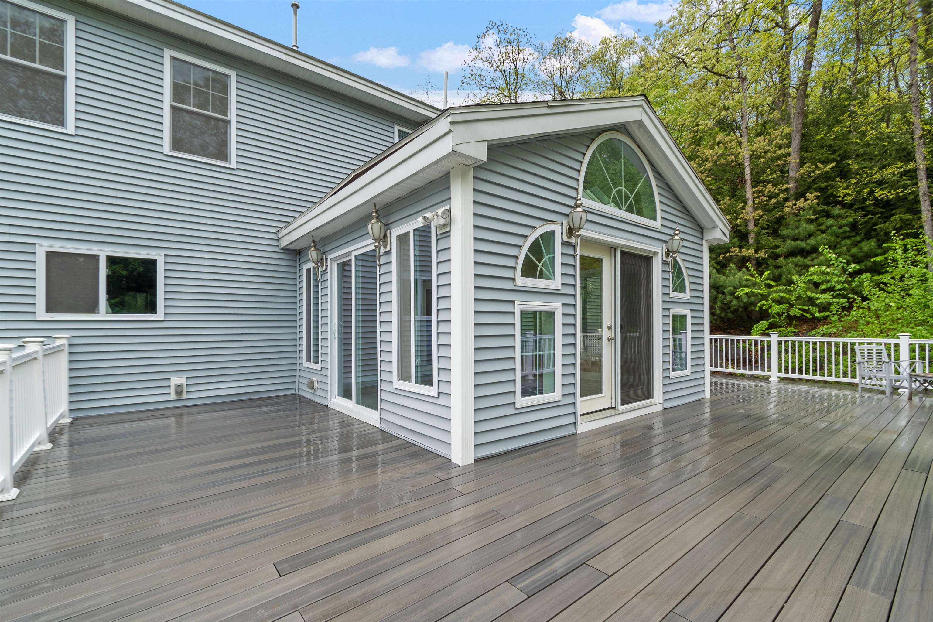 15 Stone Fence Drive