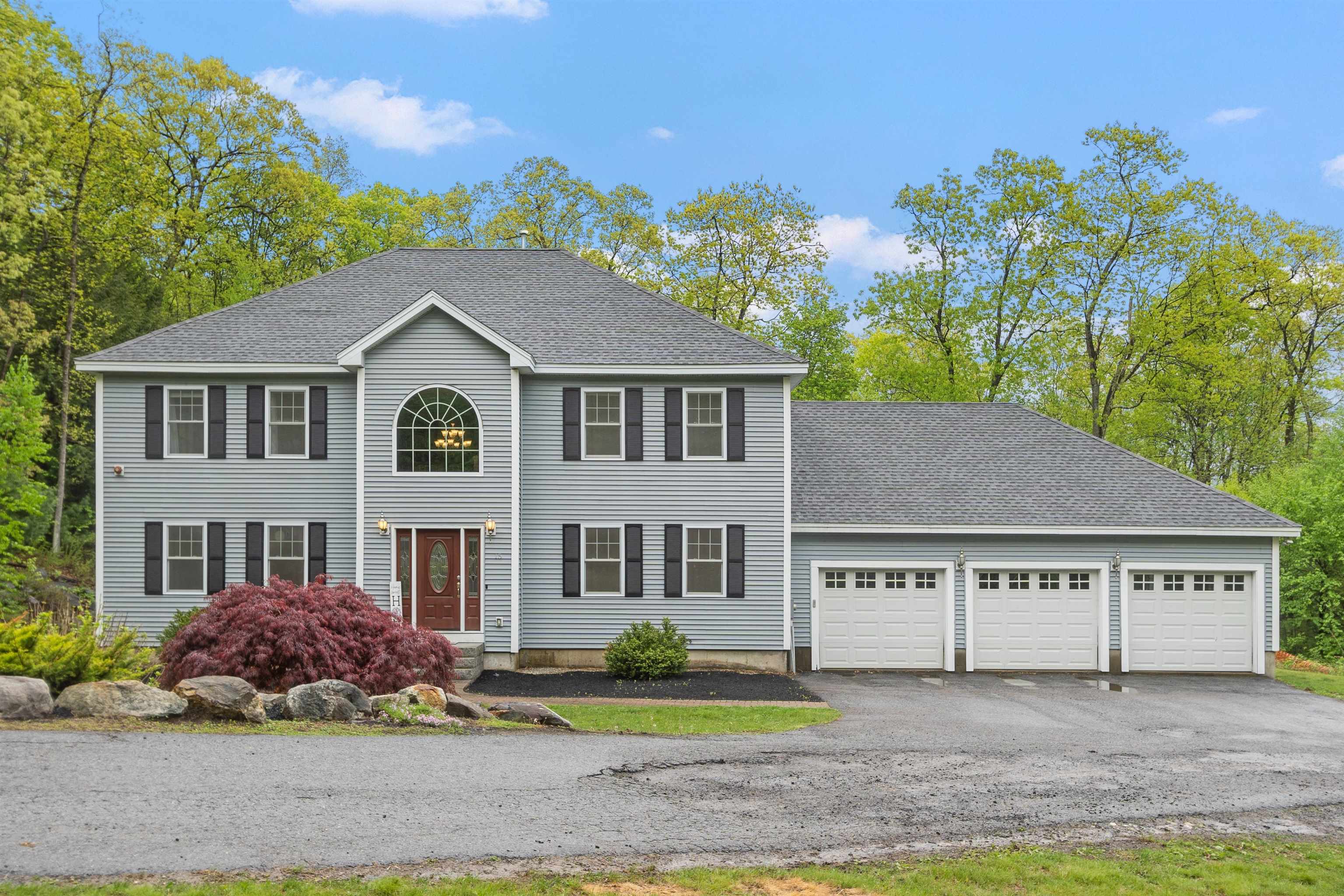 15 Stone Fence Drive