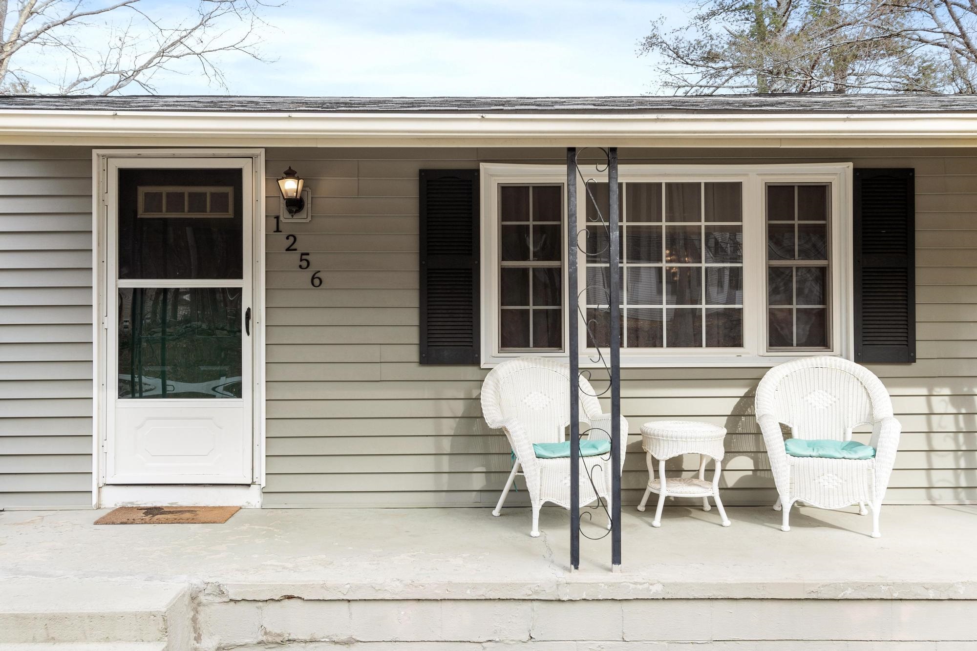 1256 Mammoth Road