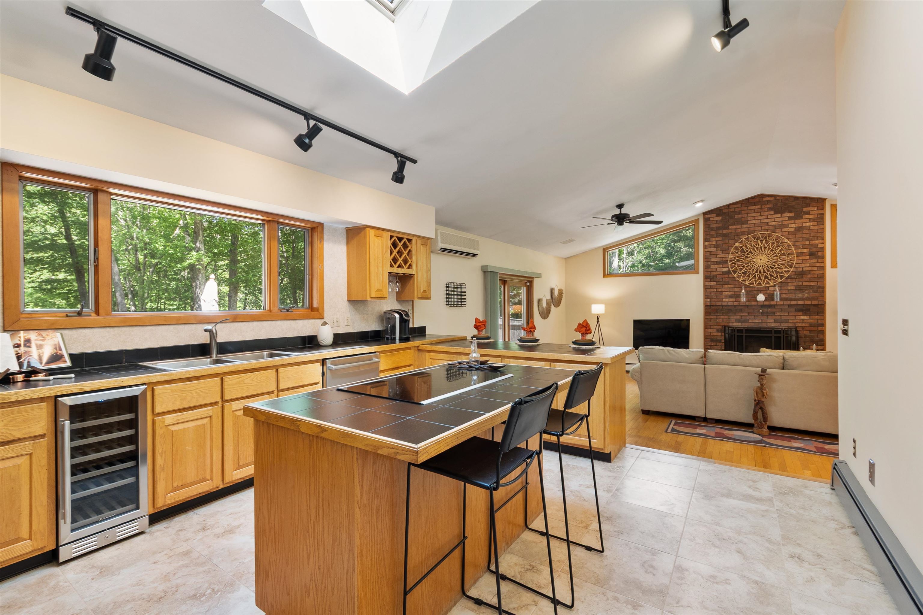 6 Weston Street