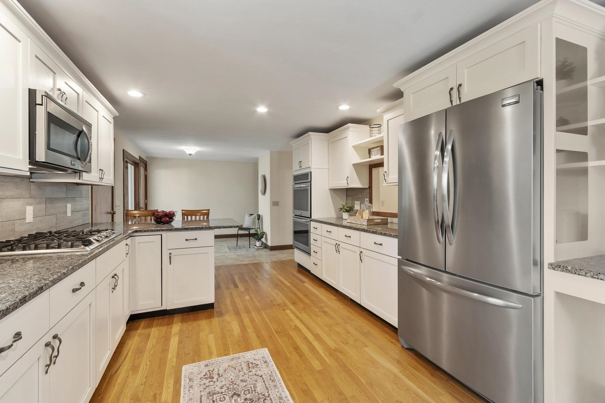 18 Windsor Boulevard