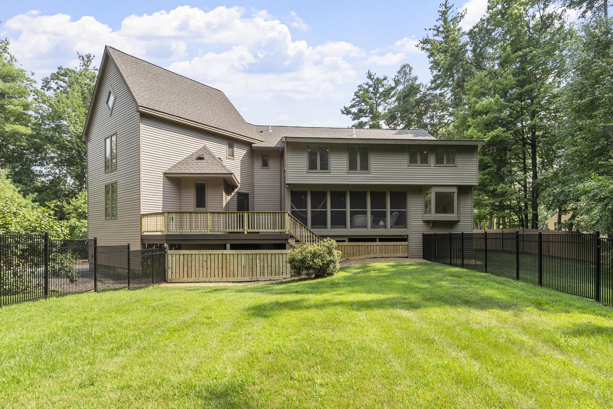 18 Windsor Boulevard