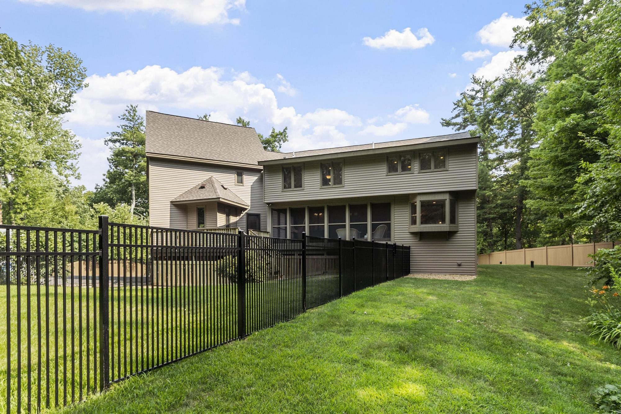 18 Windsor Boulevard