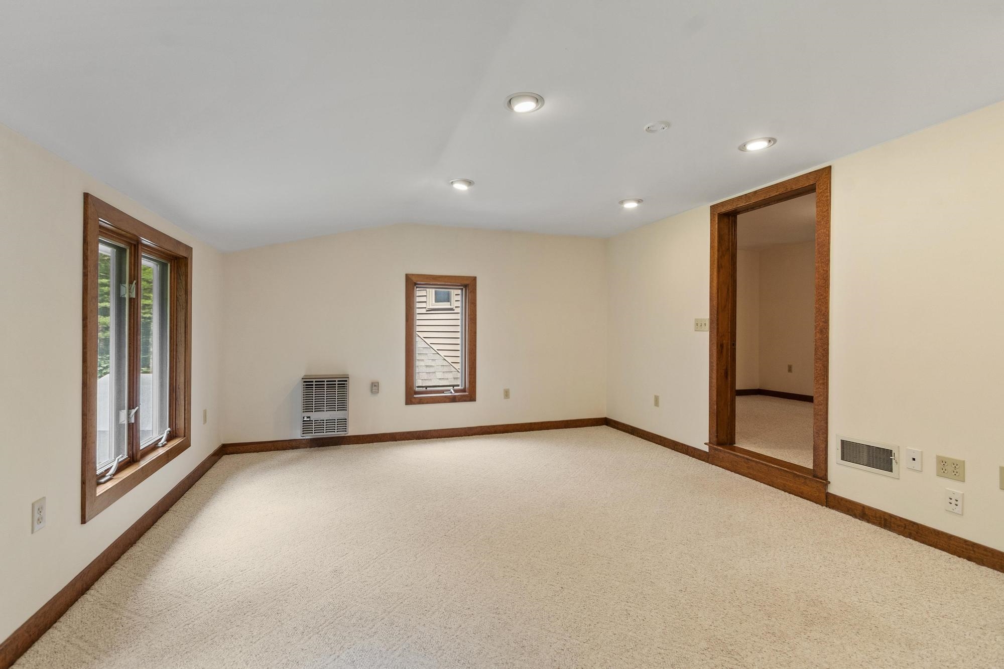 18 Windsor Boulevard