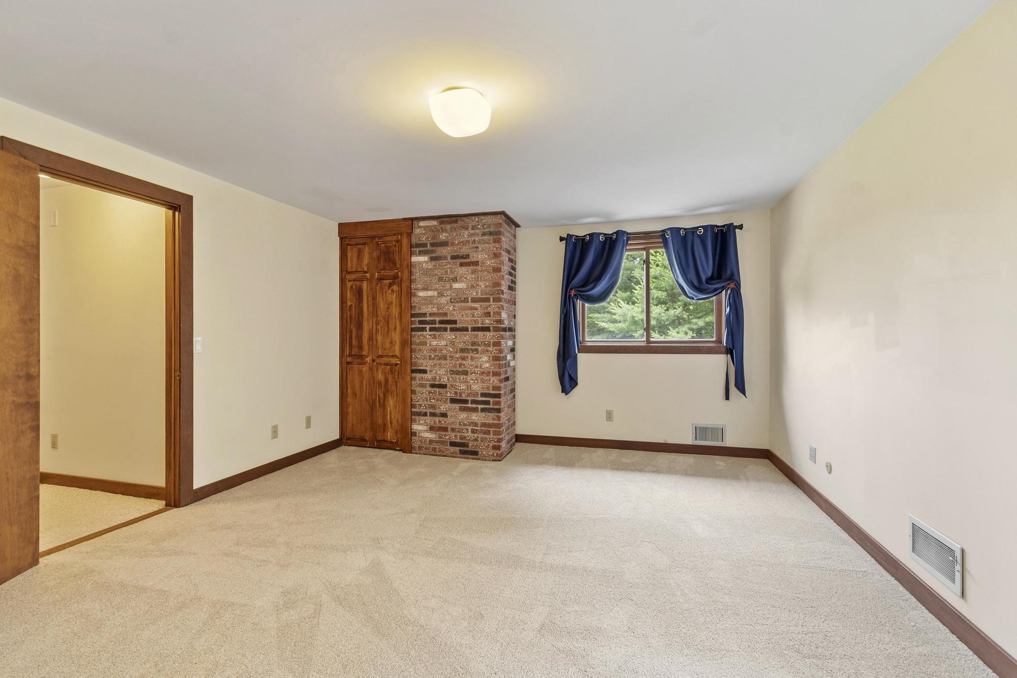 18 Windsor Boulevard