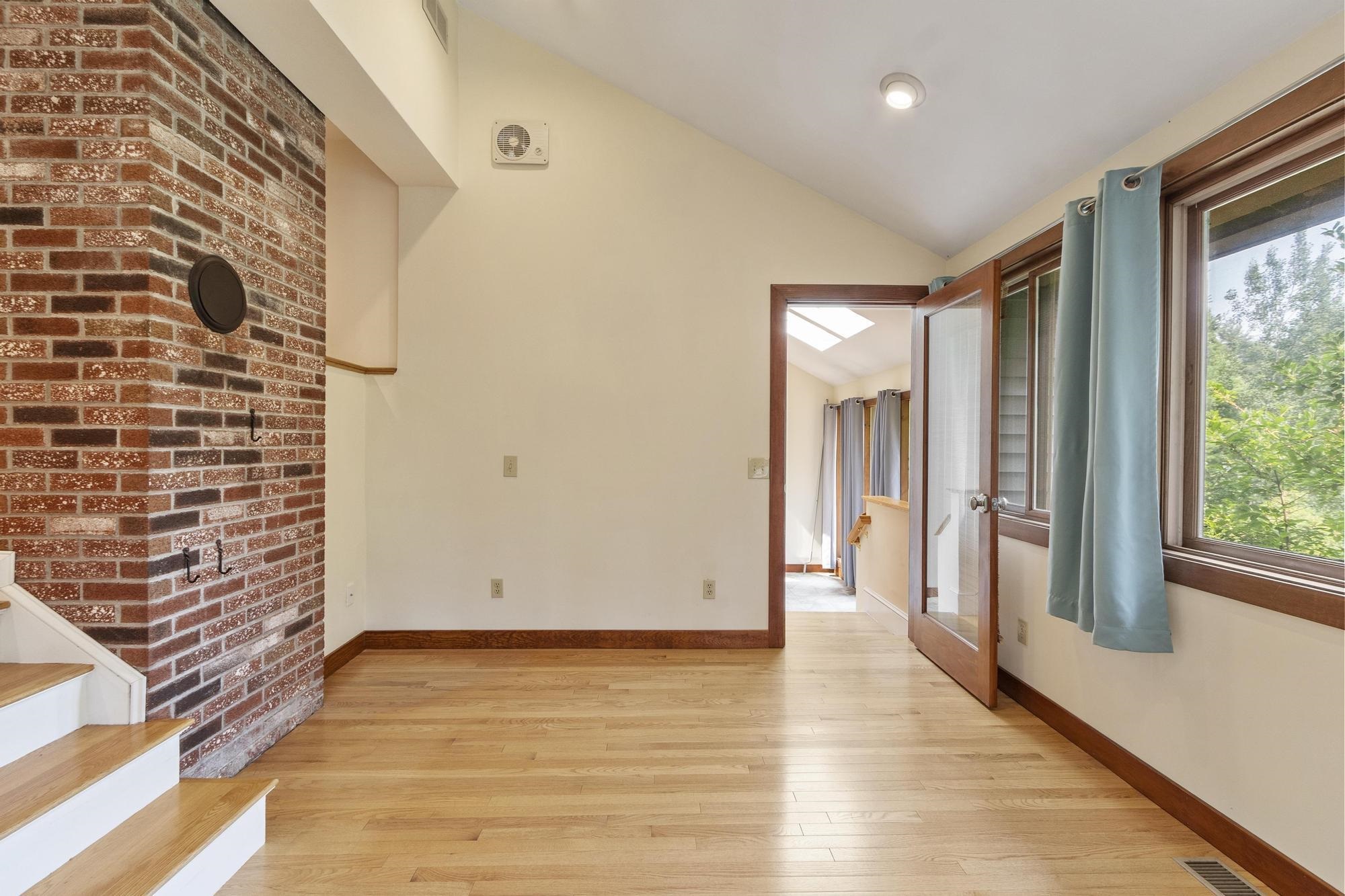 18 Windsor Boulevard