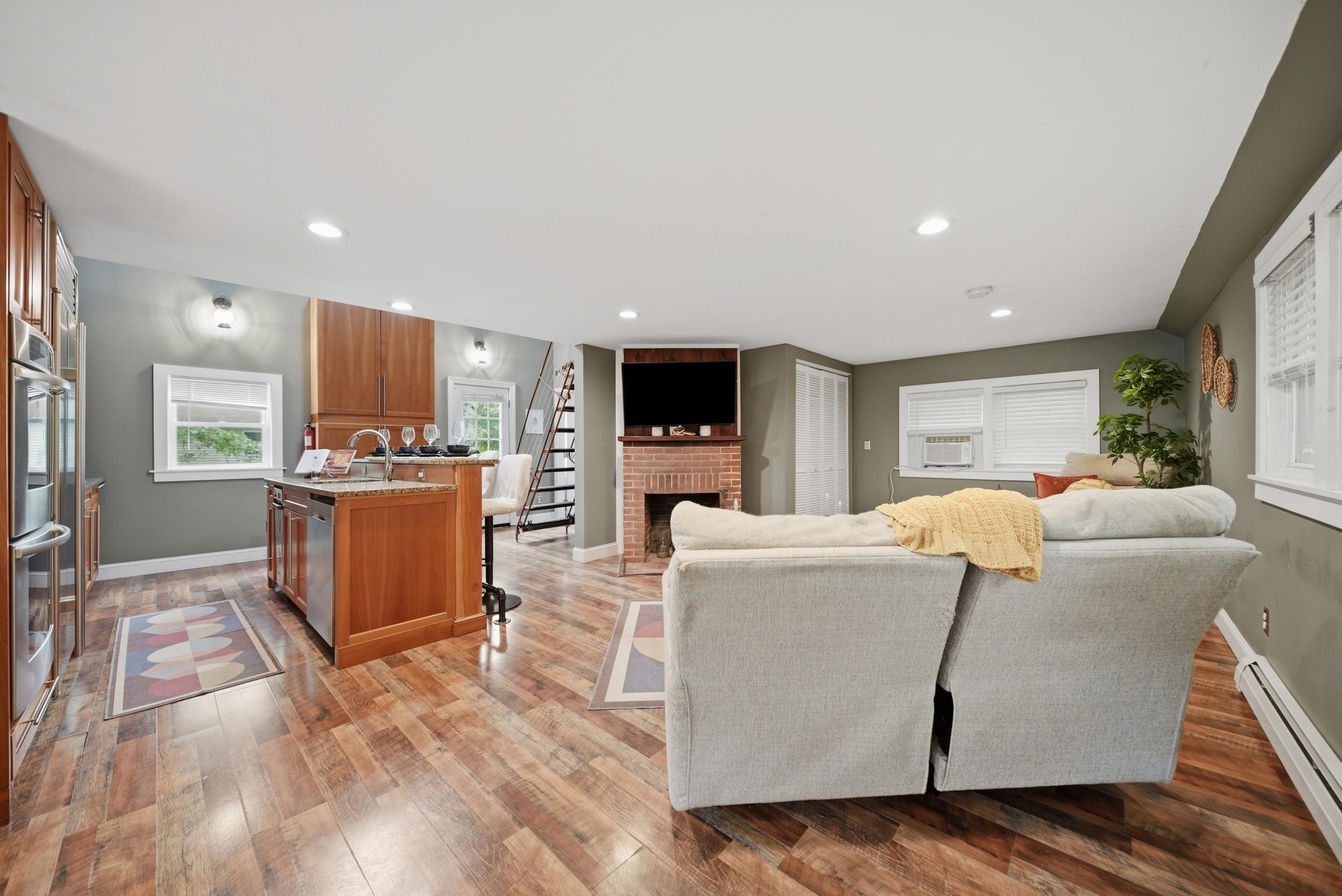 37 Great Pond Road