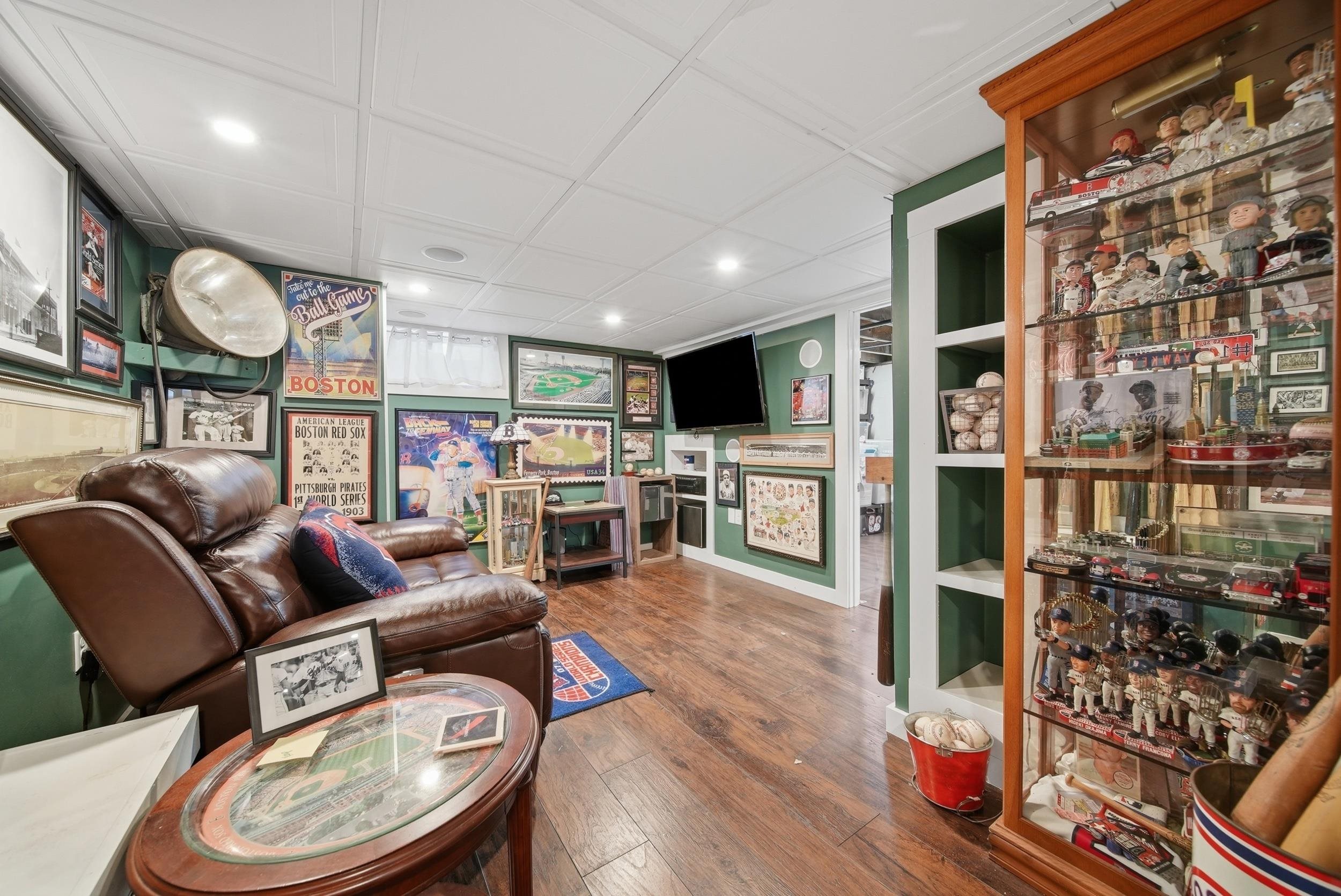 27 Baker Street