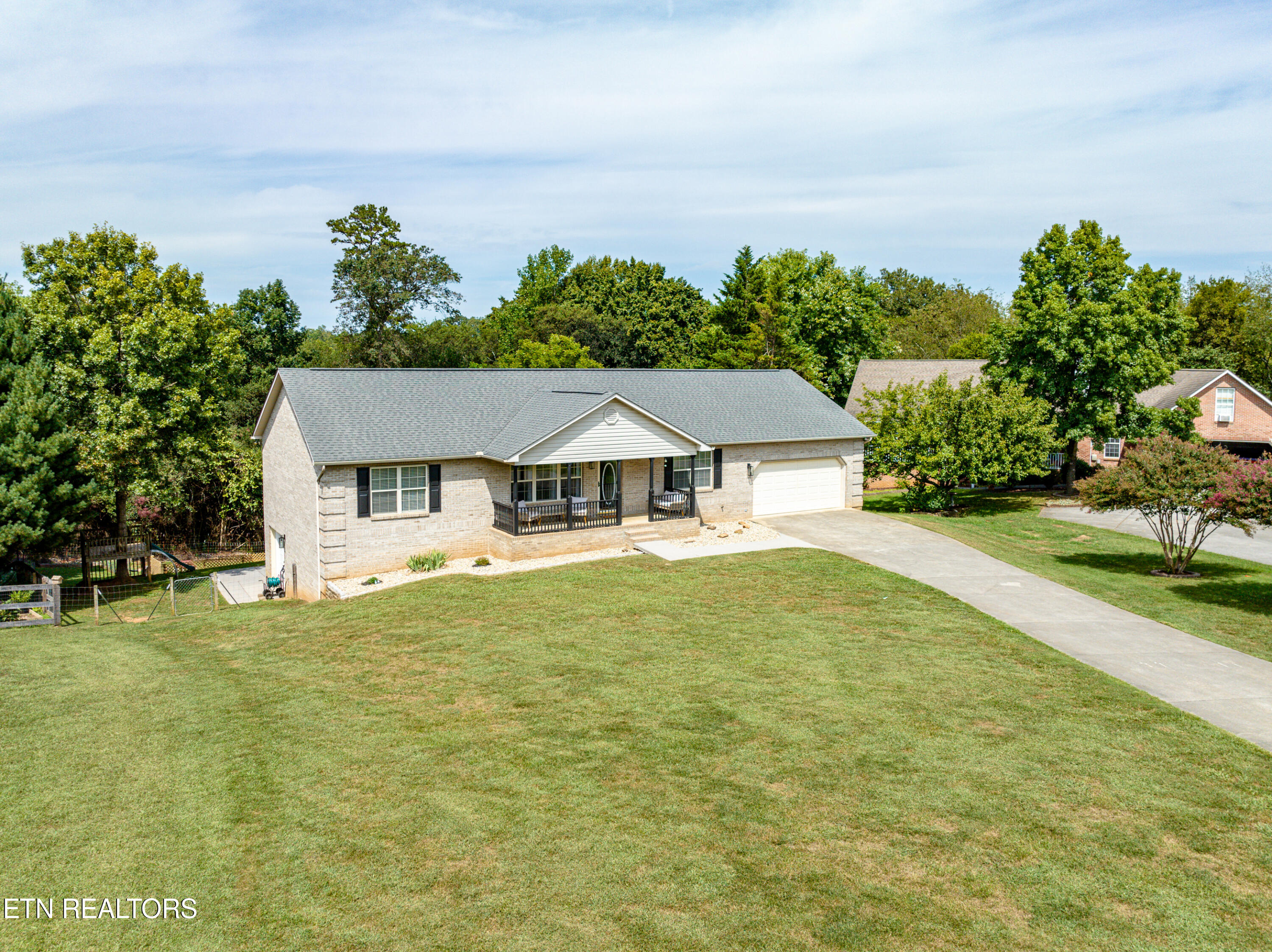 1525 Crestridge Drive