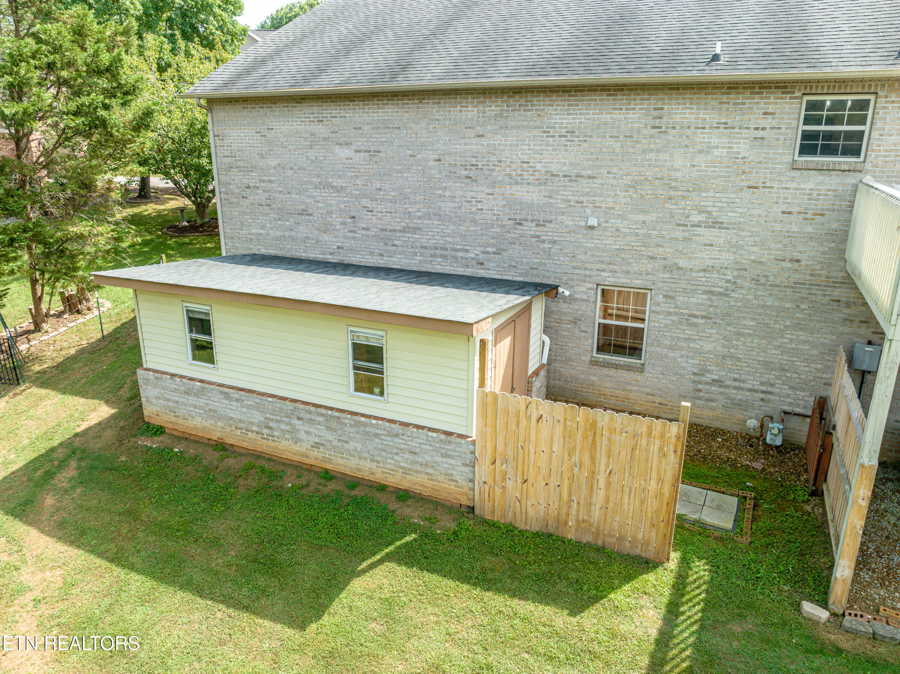 1525 Crestridge Drive