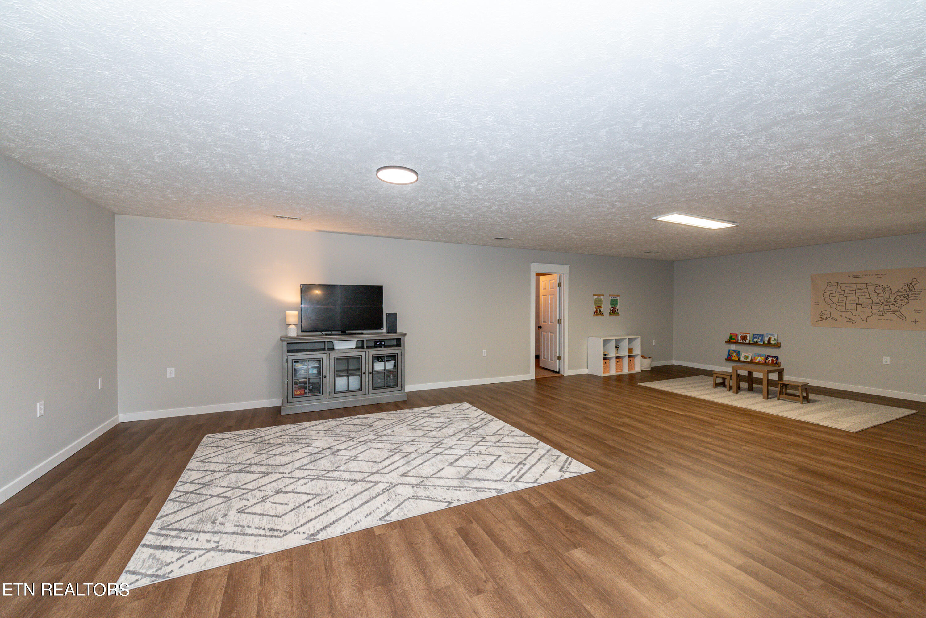 1525 Crestridge Drive