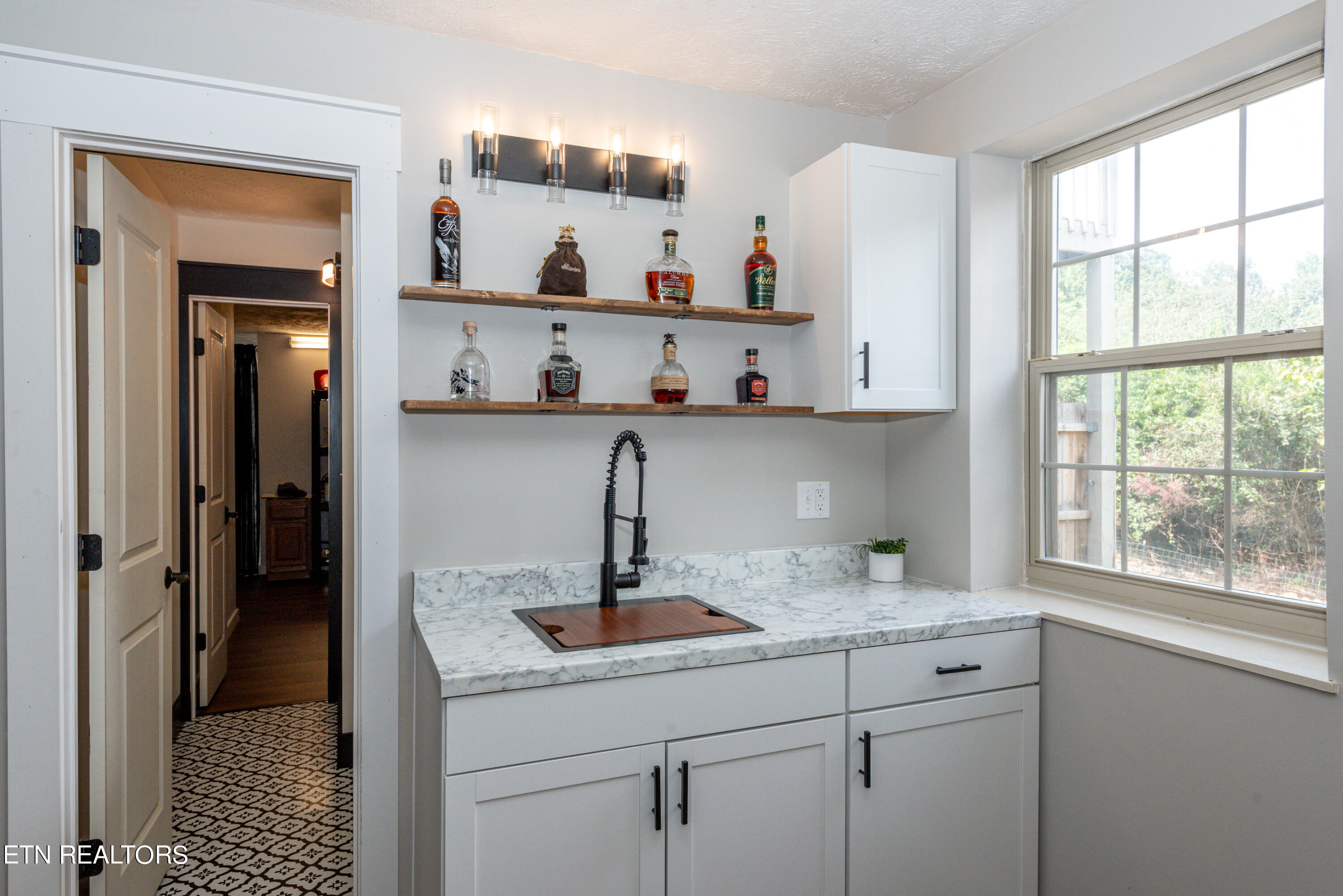 1525 Crestridge Drive