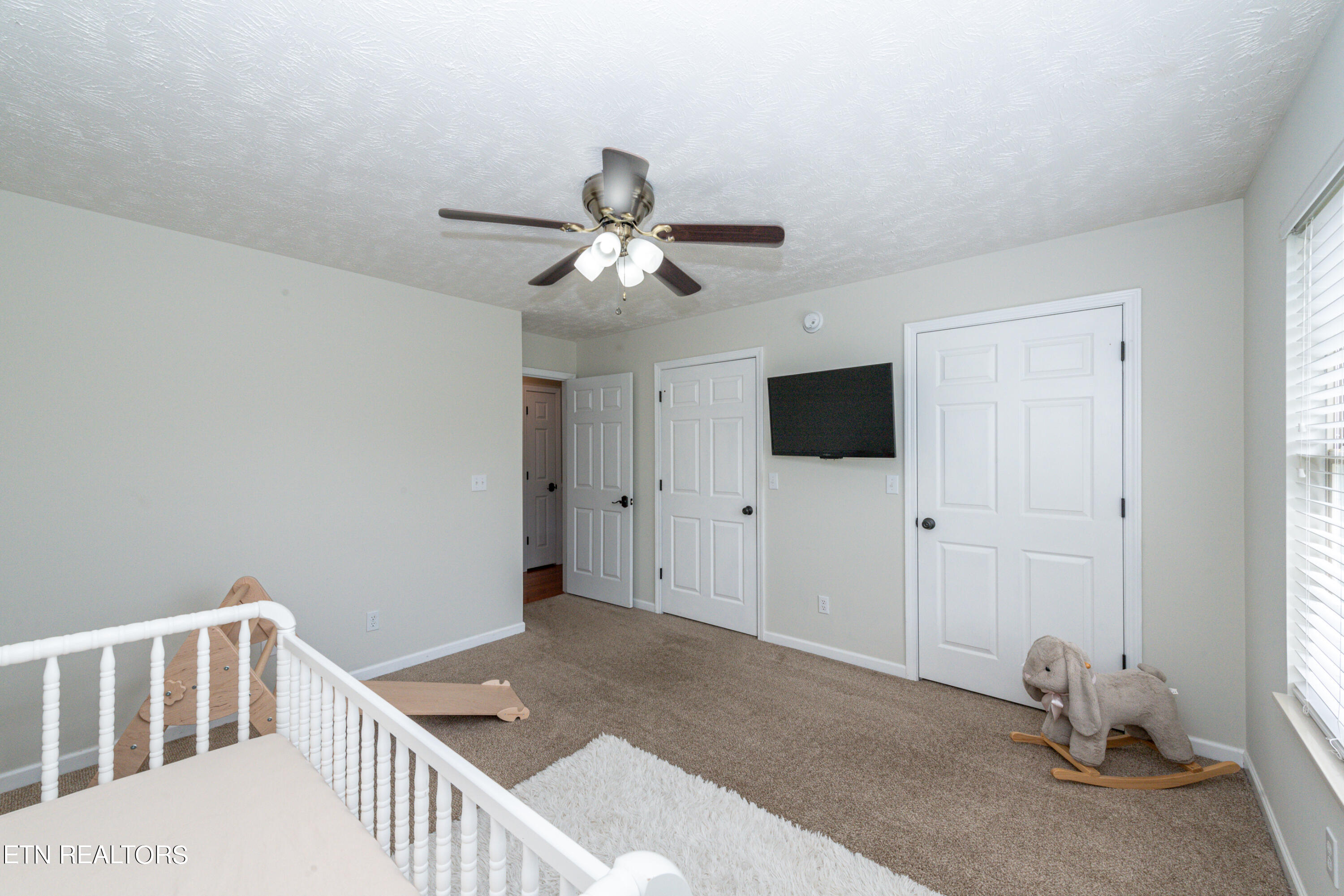 1525 Crestridge Drive