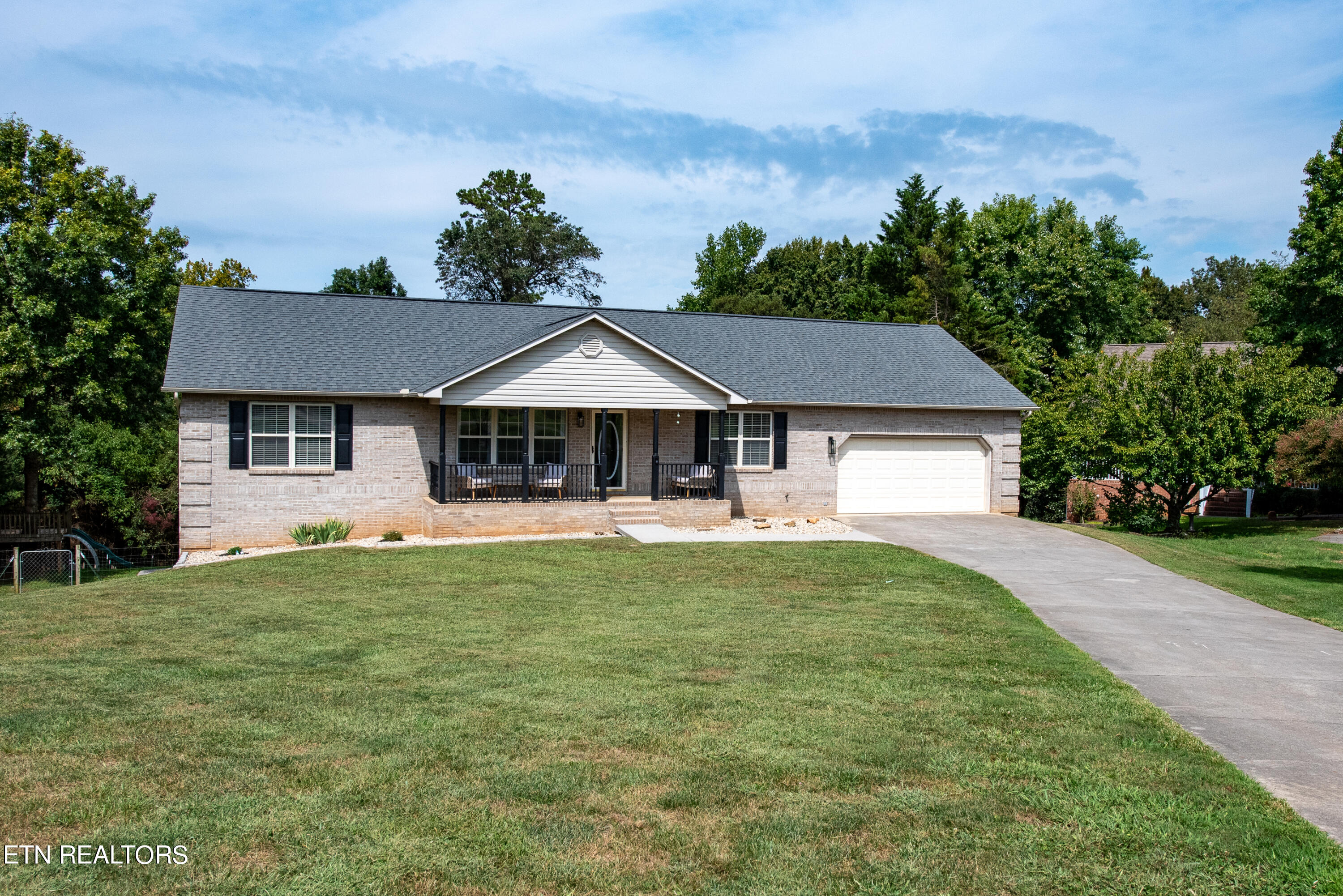 1525 Crestridge Drive